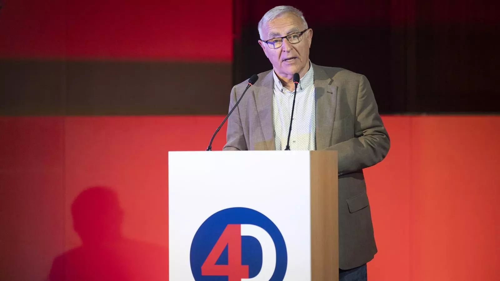 L'alcalde de València, Joan Ribó, durant la seva intervenció en la I Cimera Internacional sobre Reducció del Temps de Treball i la Jornada Laboral de Quatre Dies que se celebra a la ciutat.
