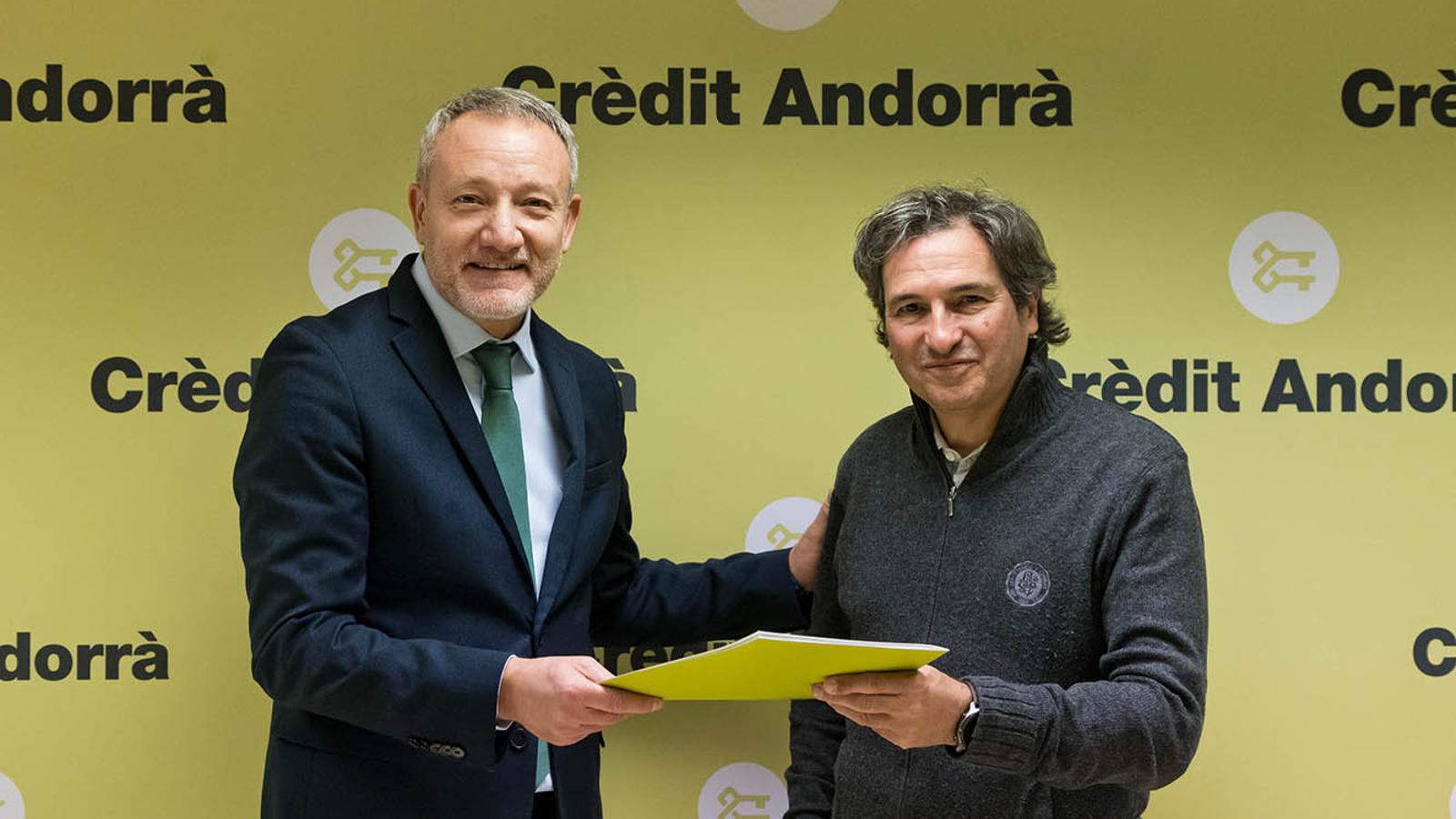 D’esquerra a dreta, el director de Comunicació Corporativa, Màrqueting i Nous Canals de Crèdit Andorrà, Joan R. Mas i el president del Soldeu Esquí Club, Xavier Sarasa.