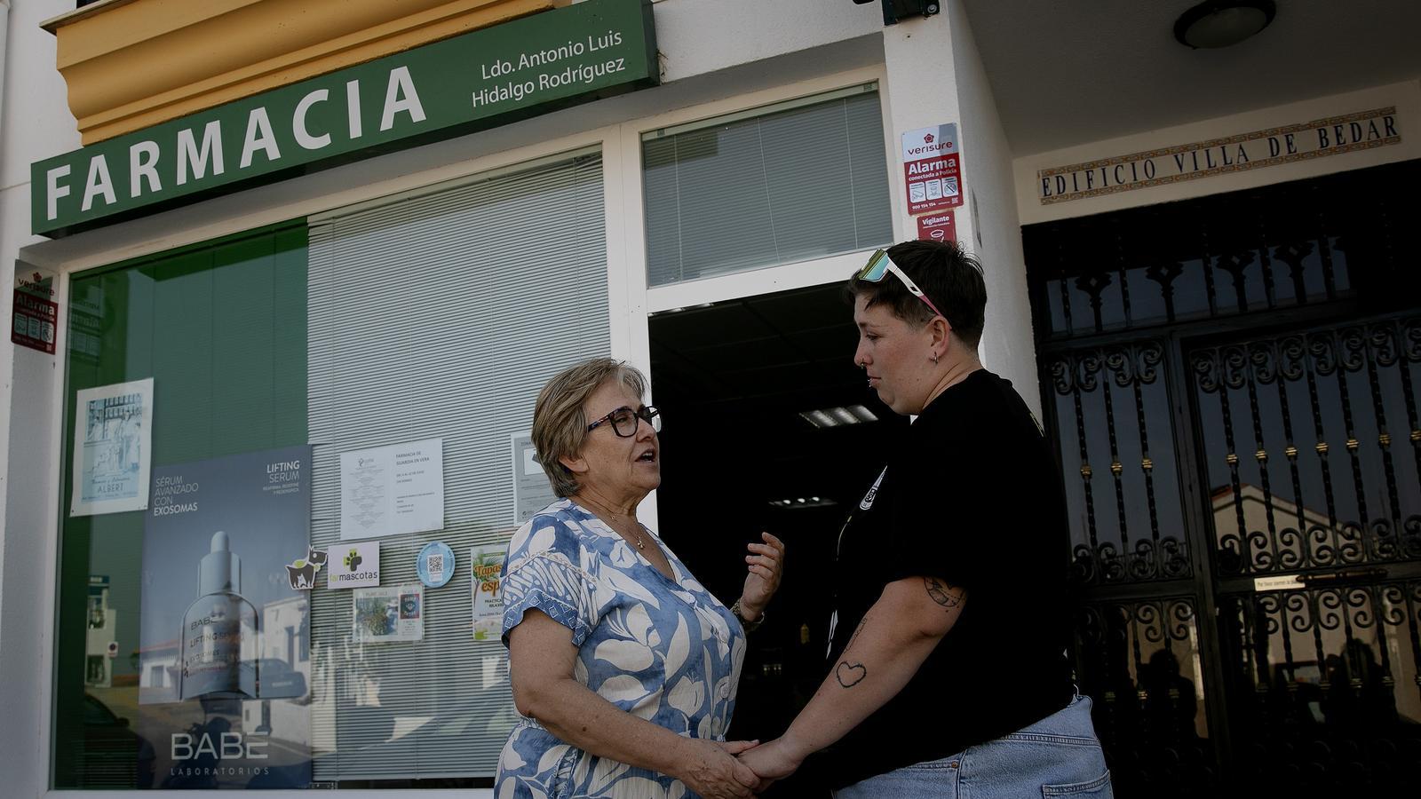 Emilia y Frenkie reencontrándose en Bédar.