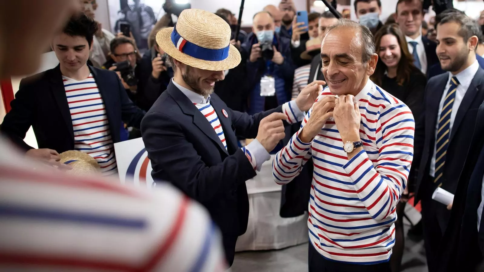 L'ultradretà francès Éric Zemmour durant una visita a l'exposició 'Made in France' a París.