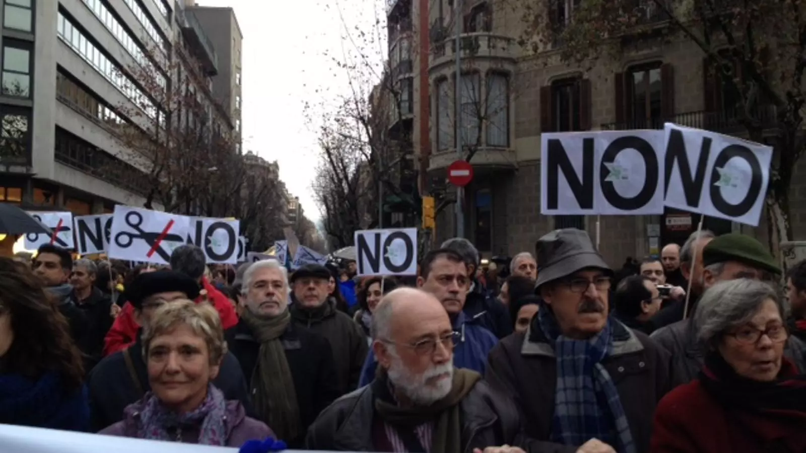 Arcadi Oliveres a la manifestació contra les retallades de Barcelona