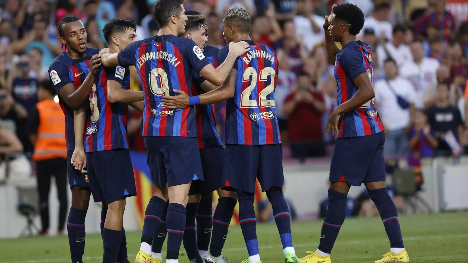 Els jugadors del Barça, celebrant un gol contra el Valladolid