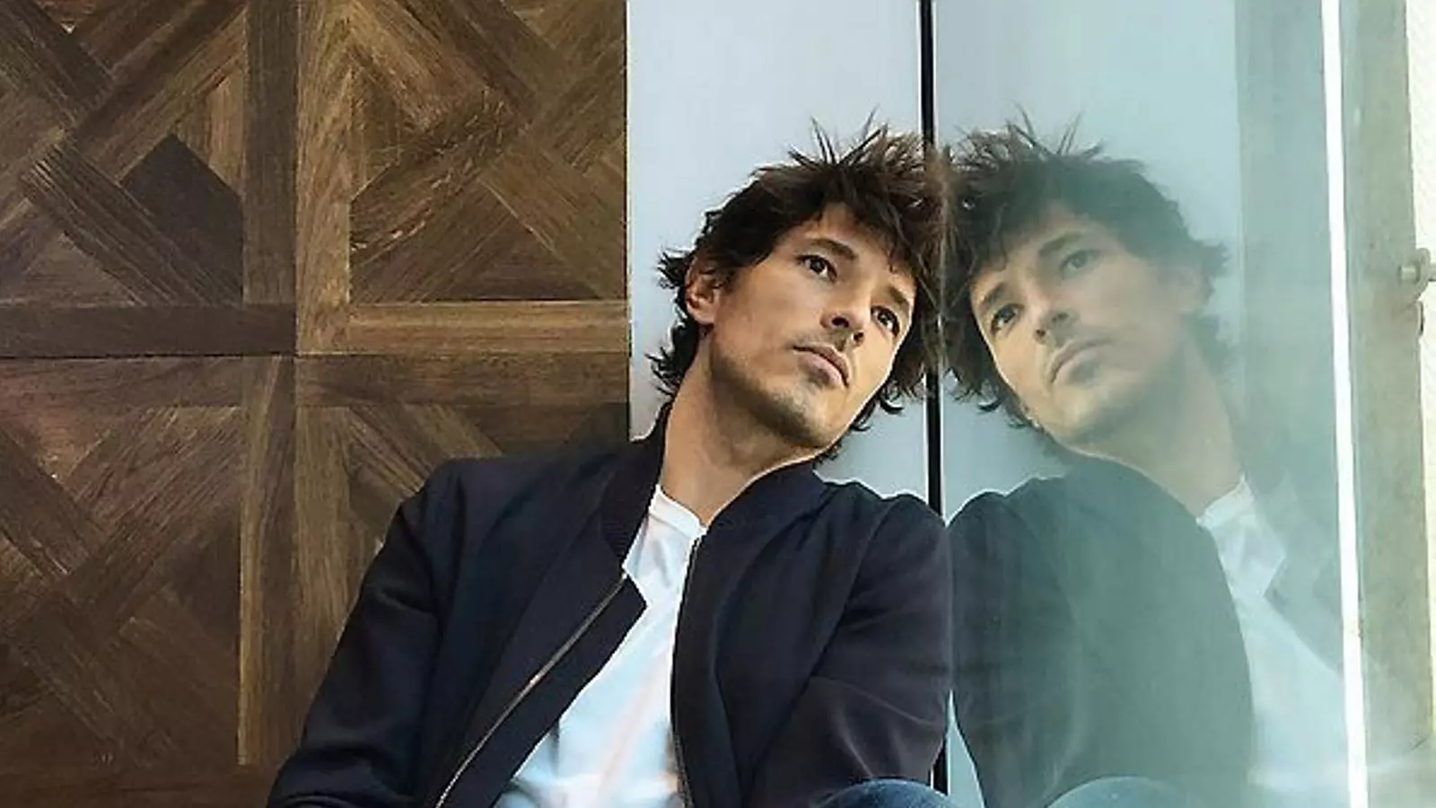 Velencoso, a l’ull de l’huracà per unes fotos amb la model catalana Steffy Argelich
