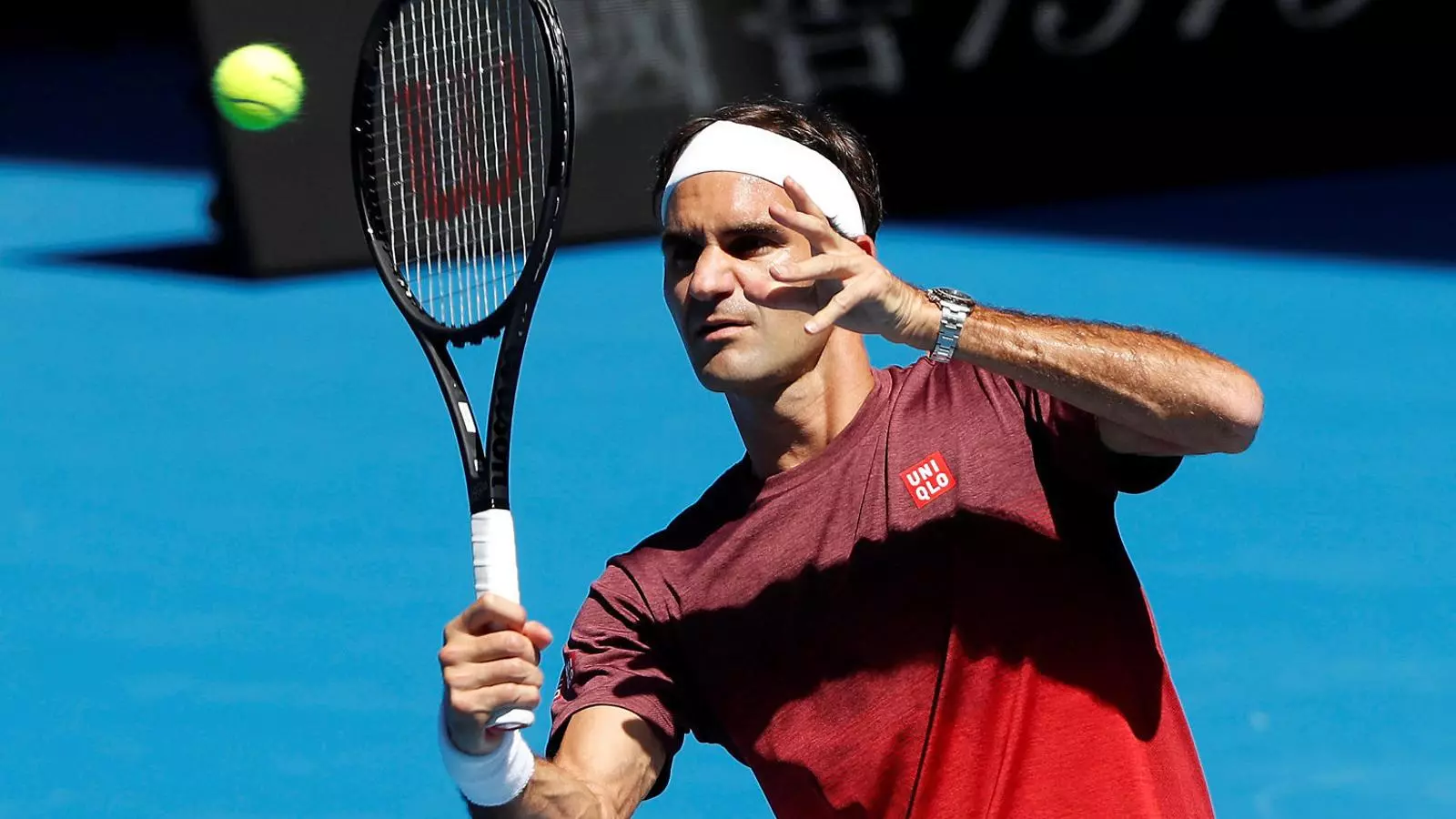 Federer durant l’entrenament abans del seu debut a Melbourne.