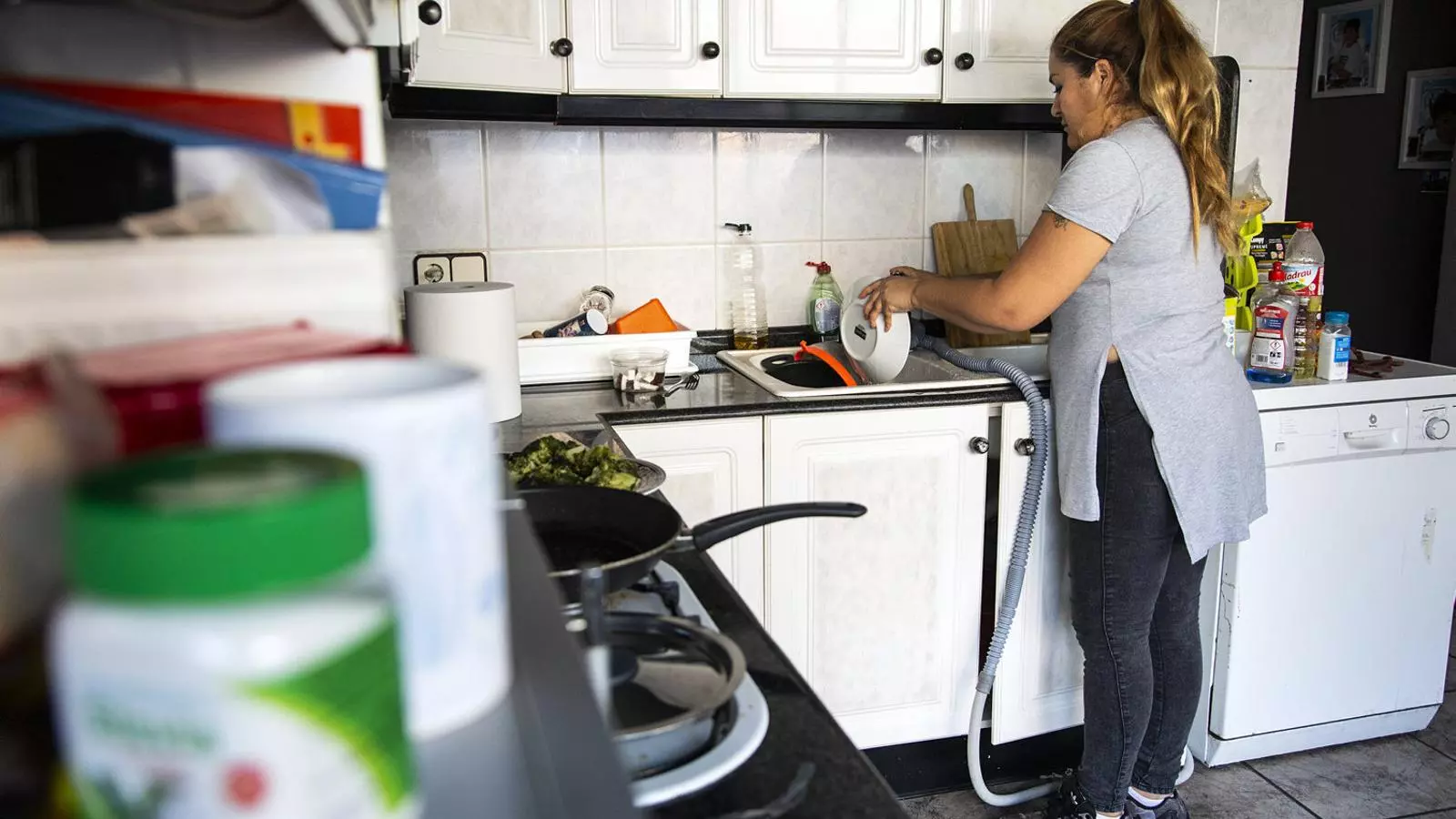 El govern espanyol només ha aprovat un 0,57% de les 510.000 sol·licituds.