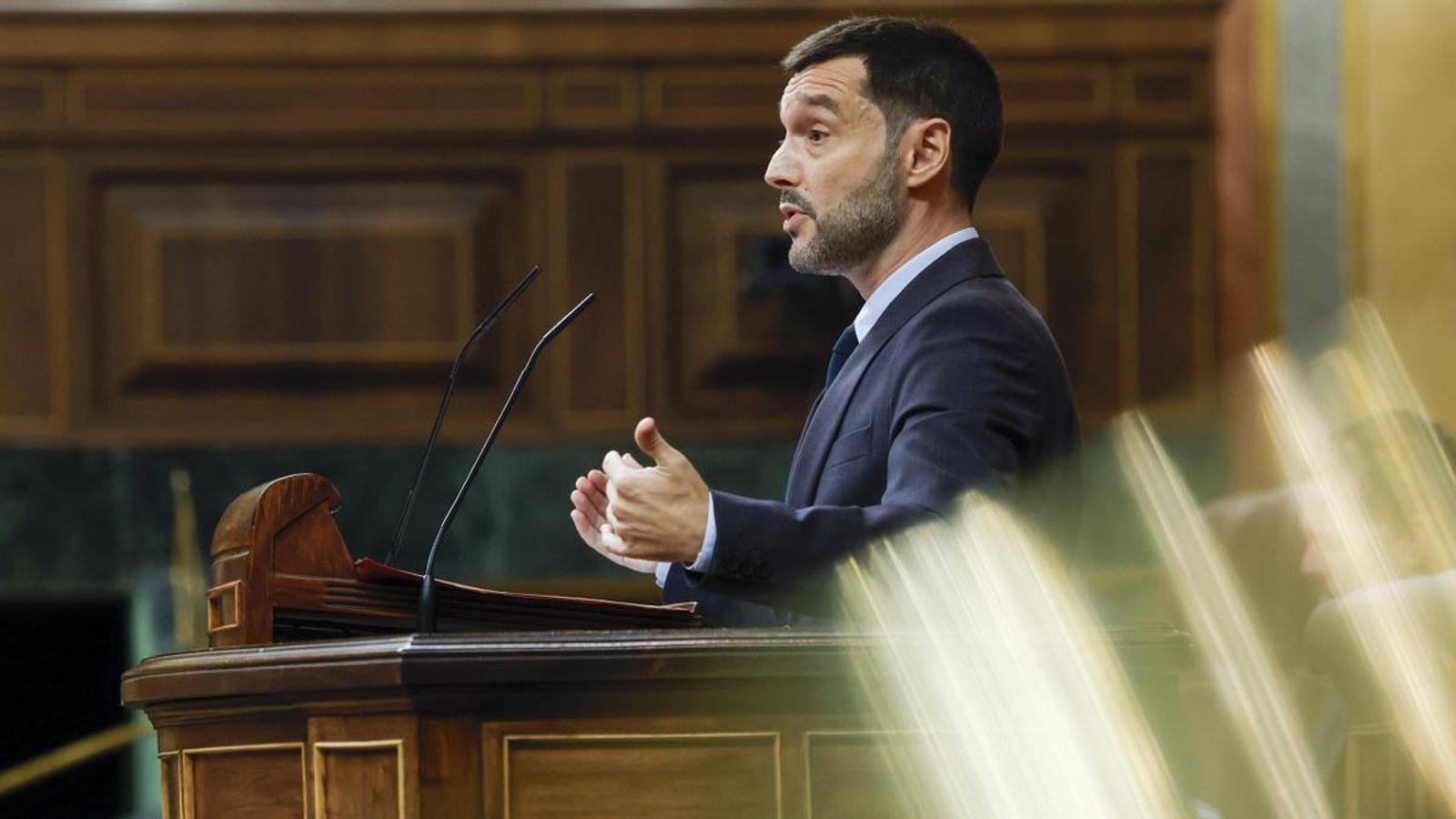 El ministro de Derechos Sociales, Consumo y Agenda 2030, Pablo Bustinduy, el viernes en el Congreso de los Diputados