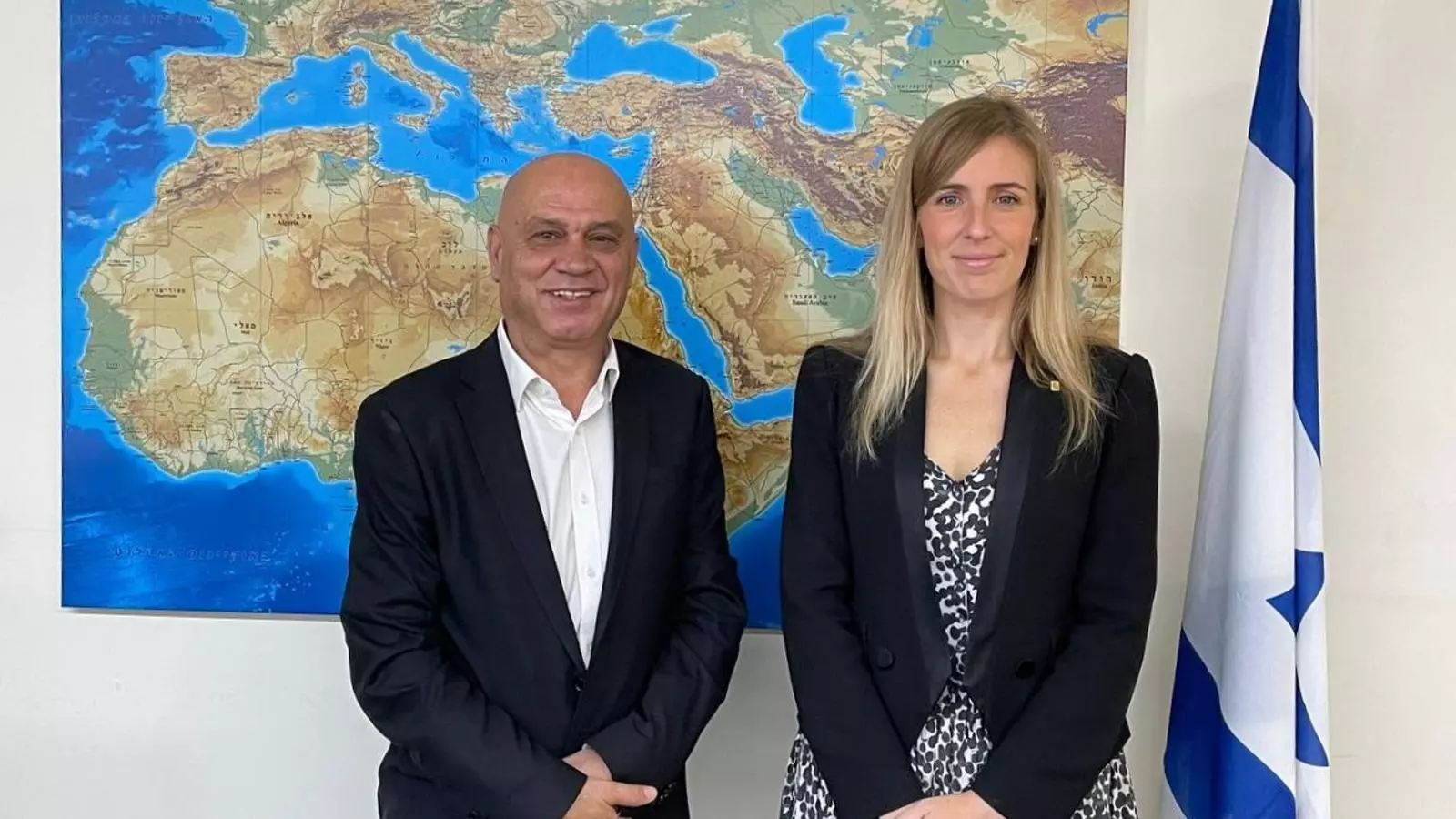 La consellera Alsina amb el ministre de Cooperació Regional d'Israel, Isawi Frej
