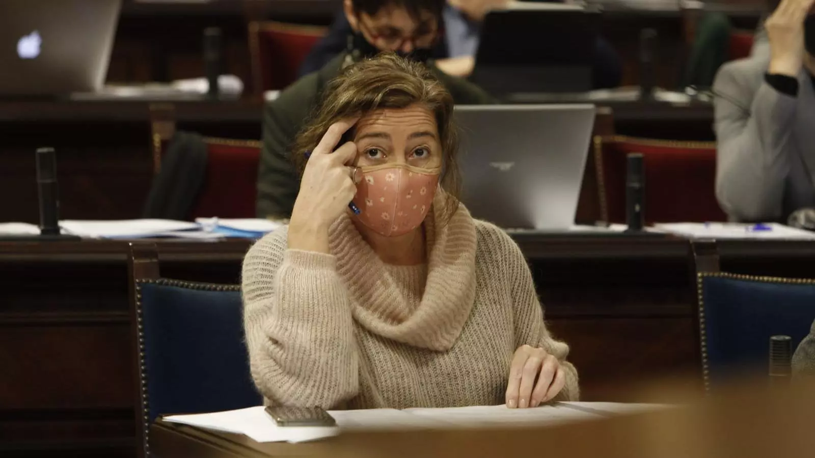 La presidenta del Govern, Francina Armengol, en el ple del Parlament d'aquest dimarts.