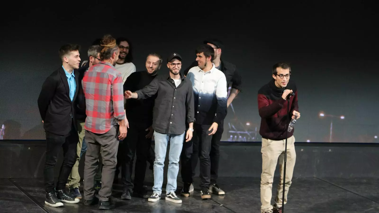 Els osonencs Oques Grasses recollint el premi