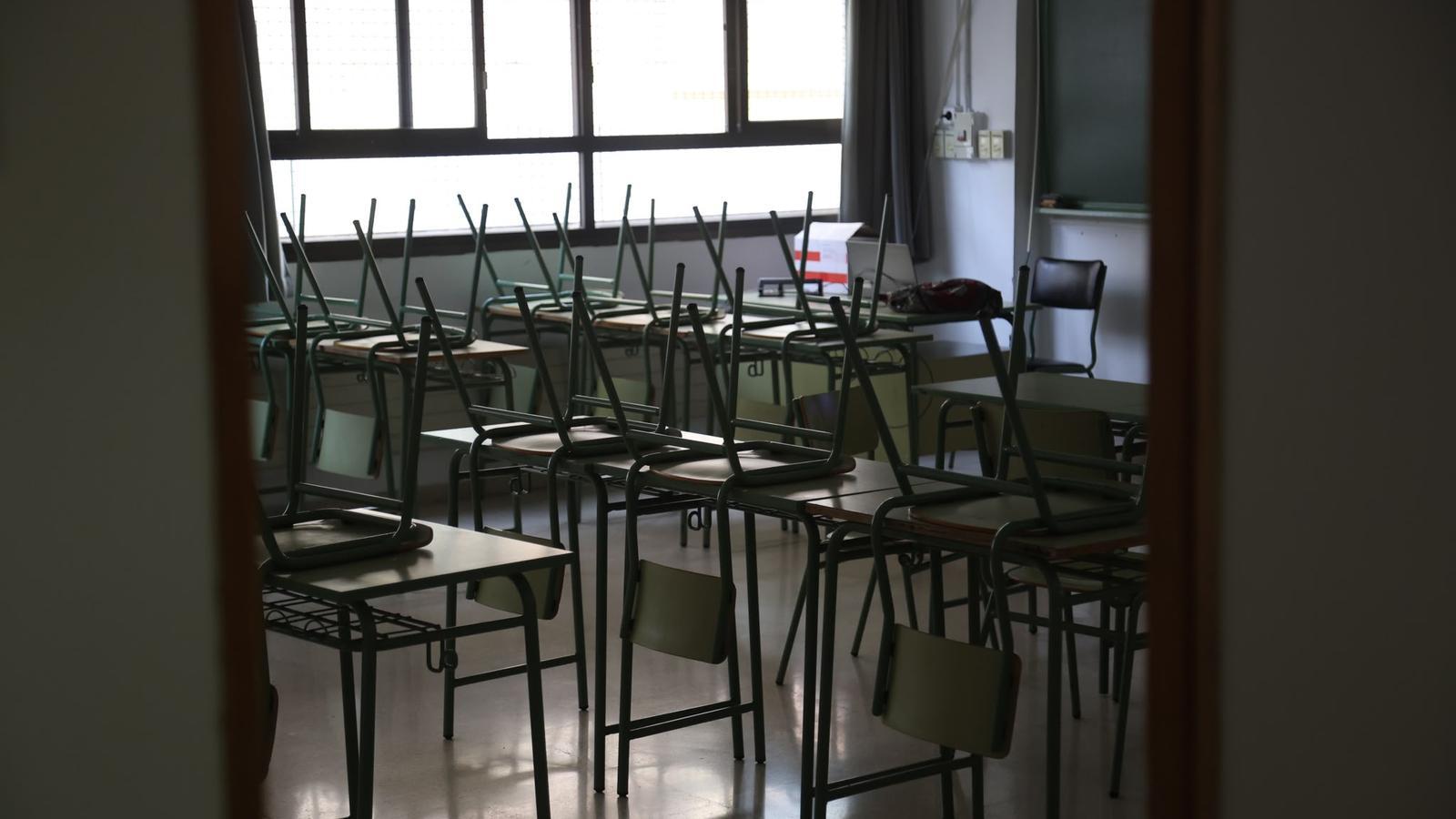 Una aula buida minuts abans de l'inici del curs escolar.