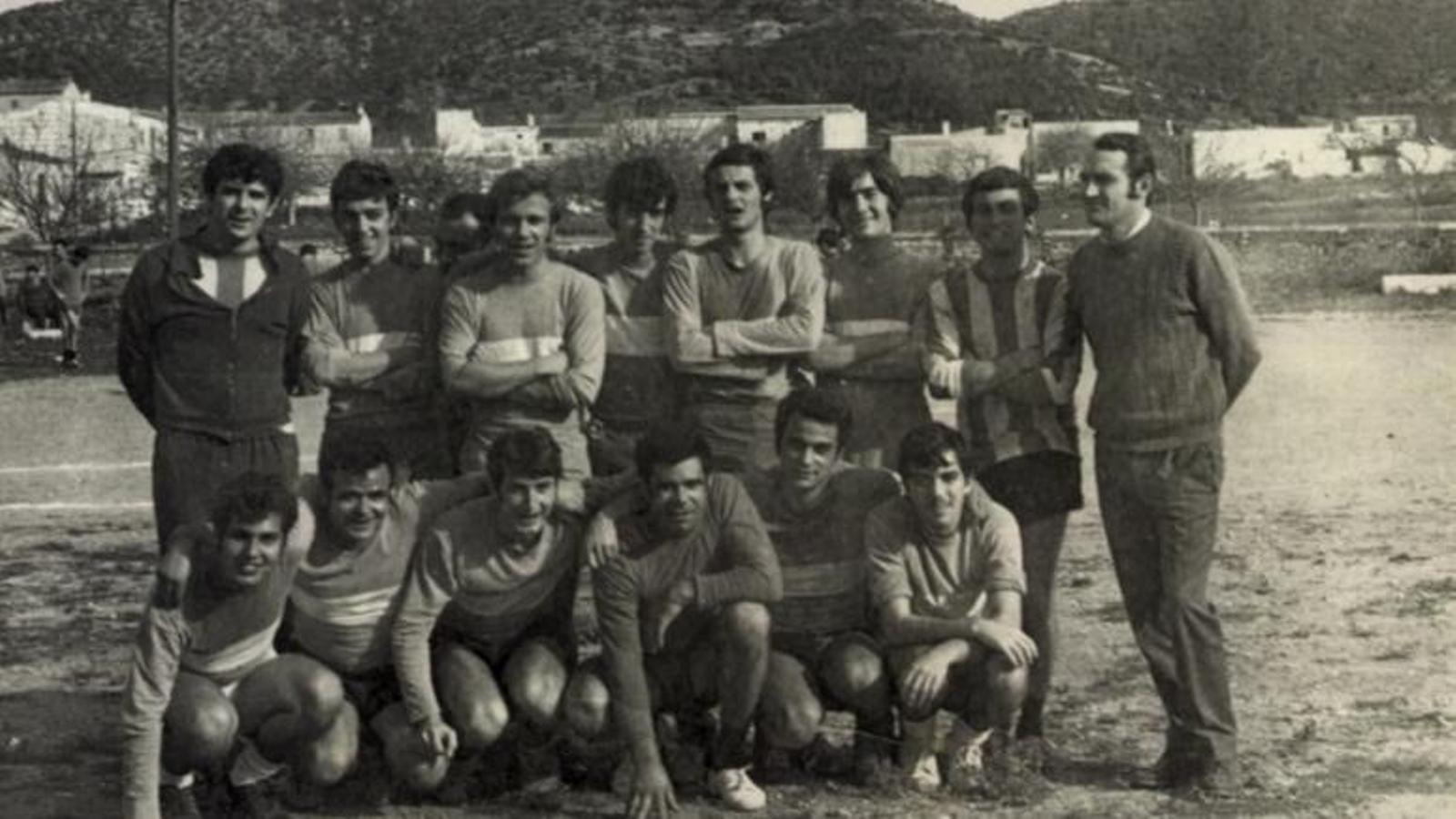 First photo of the team, the year 1970.