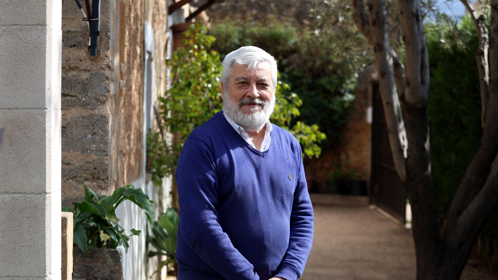 Bernat Sureda, in the garden of his house.