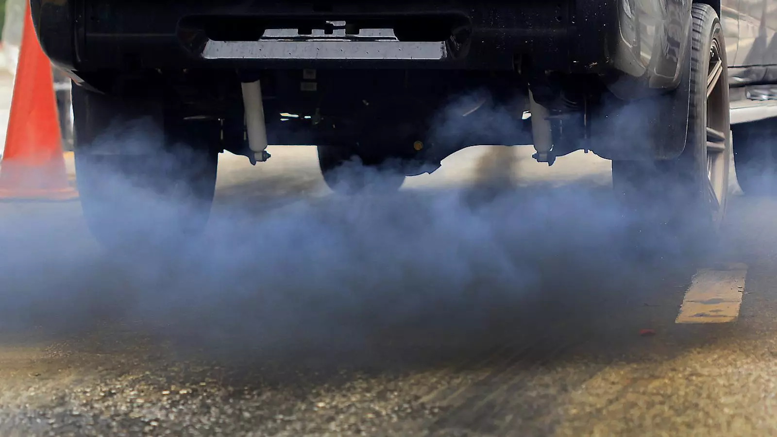 El nou protocol permet el control de les emissions amb una sonda que s’introdueix al tub d’escapament del vehicle.