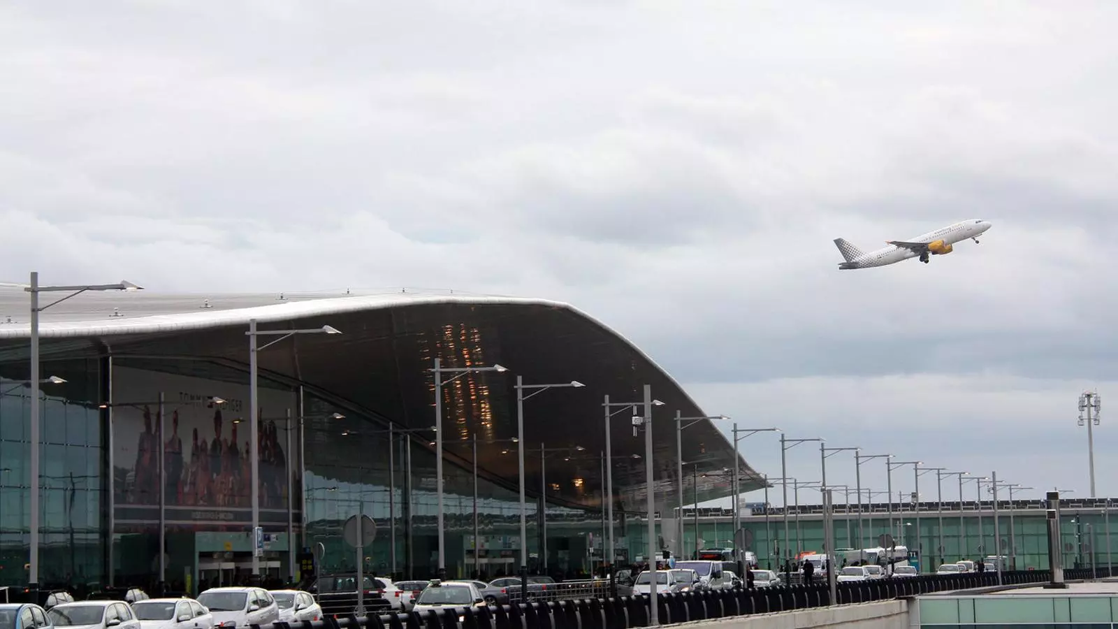 L'aeroport del Prat passarà a dir-se Josep Tarradellas