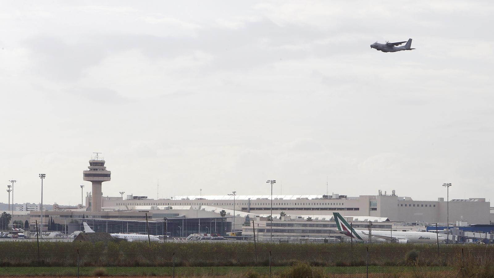 Un avió a l'aeroport de Palma.