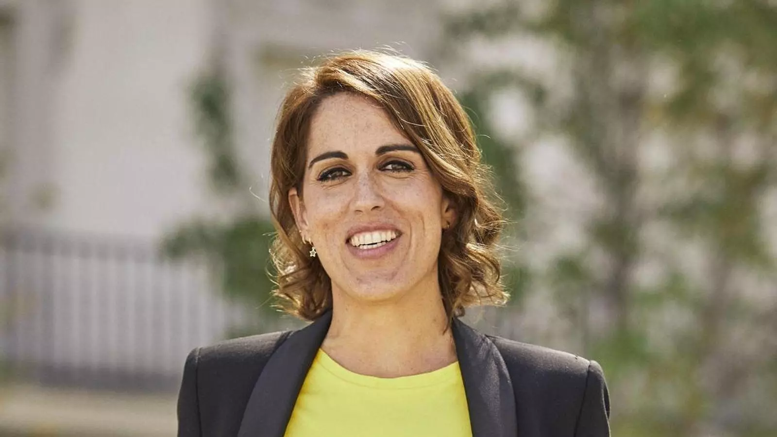 Laura Baena fotografiada davant el Congrés, a Madrid