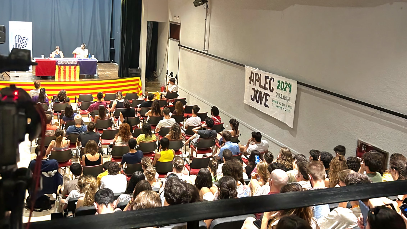 Una de las conferencias en el Aplec Jove 2024.