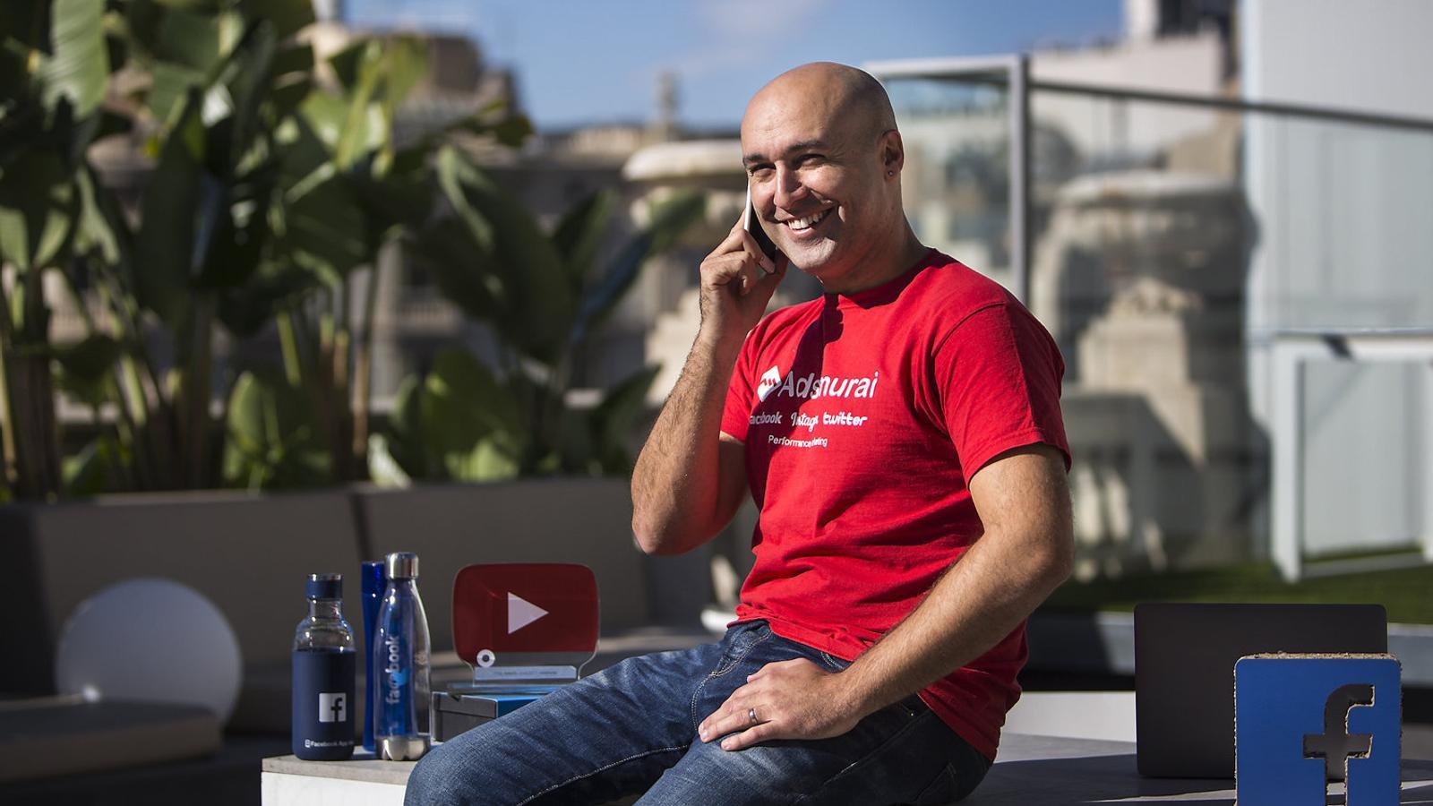 Marc Elena:“Barcelona viu un moment dolç,  però trobar-hi talent és un drama”