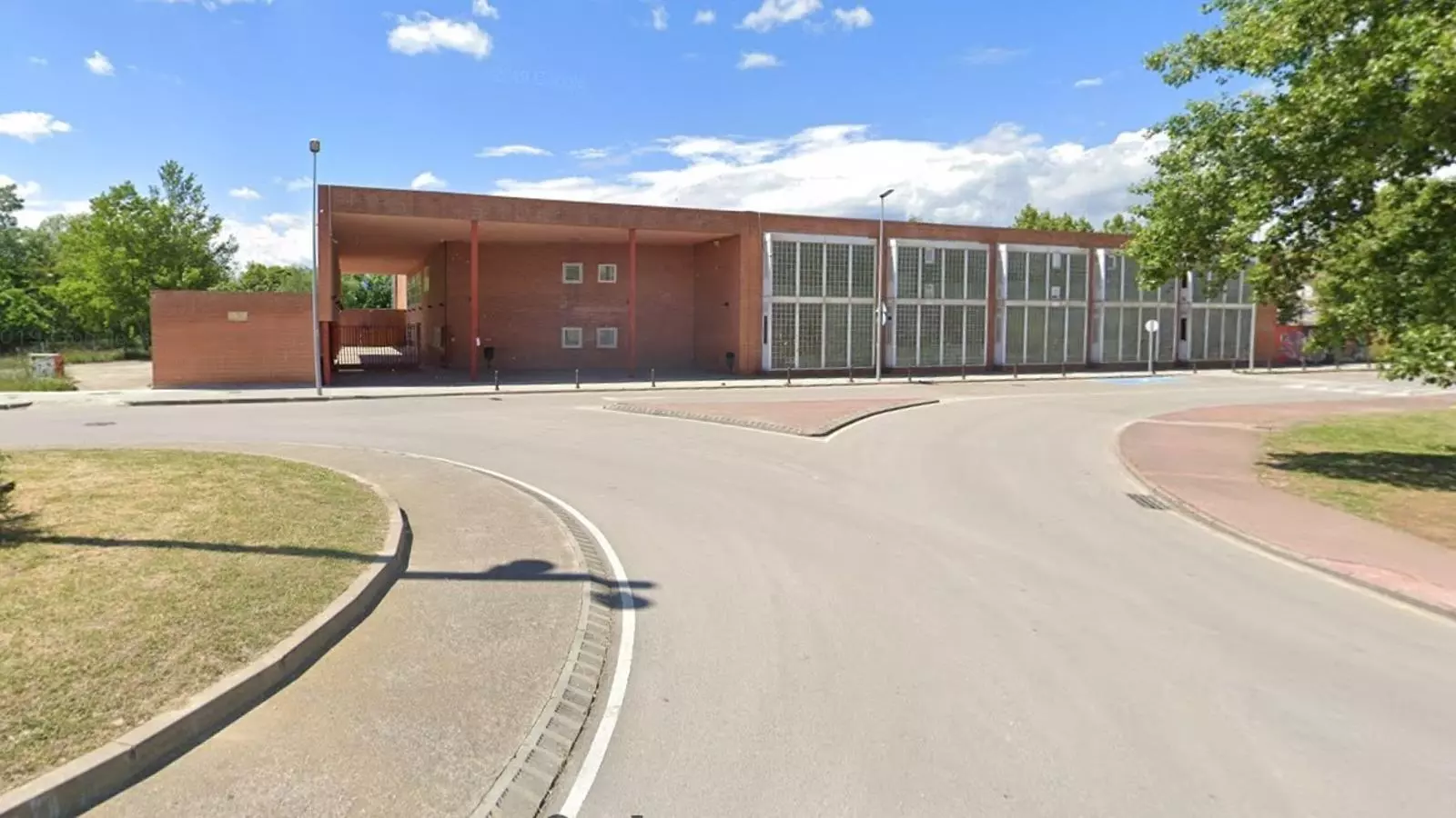 Un institut de Roda de Ter té 19 dels 20 grups aïllats, la majoria per contactes al bus escolar