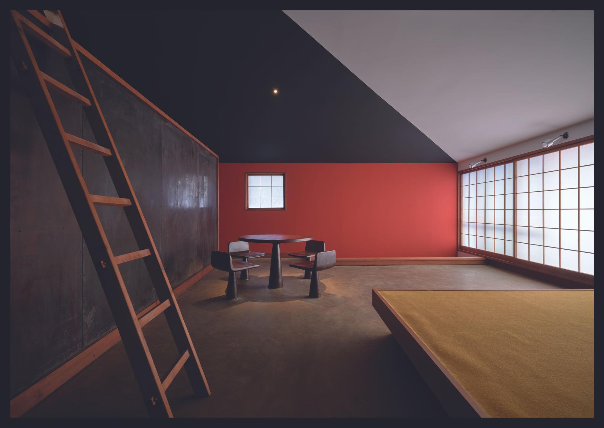 Interior de la 'Casa de la Terra', de Kazuo Shinohara