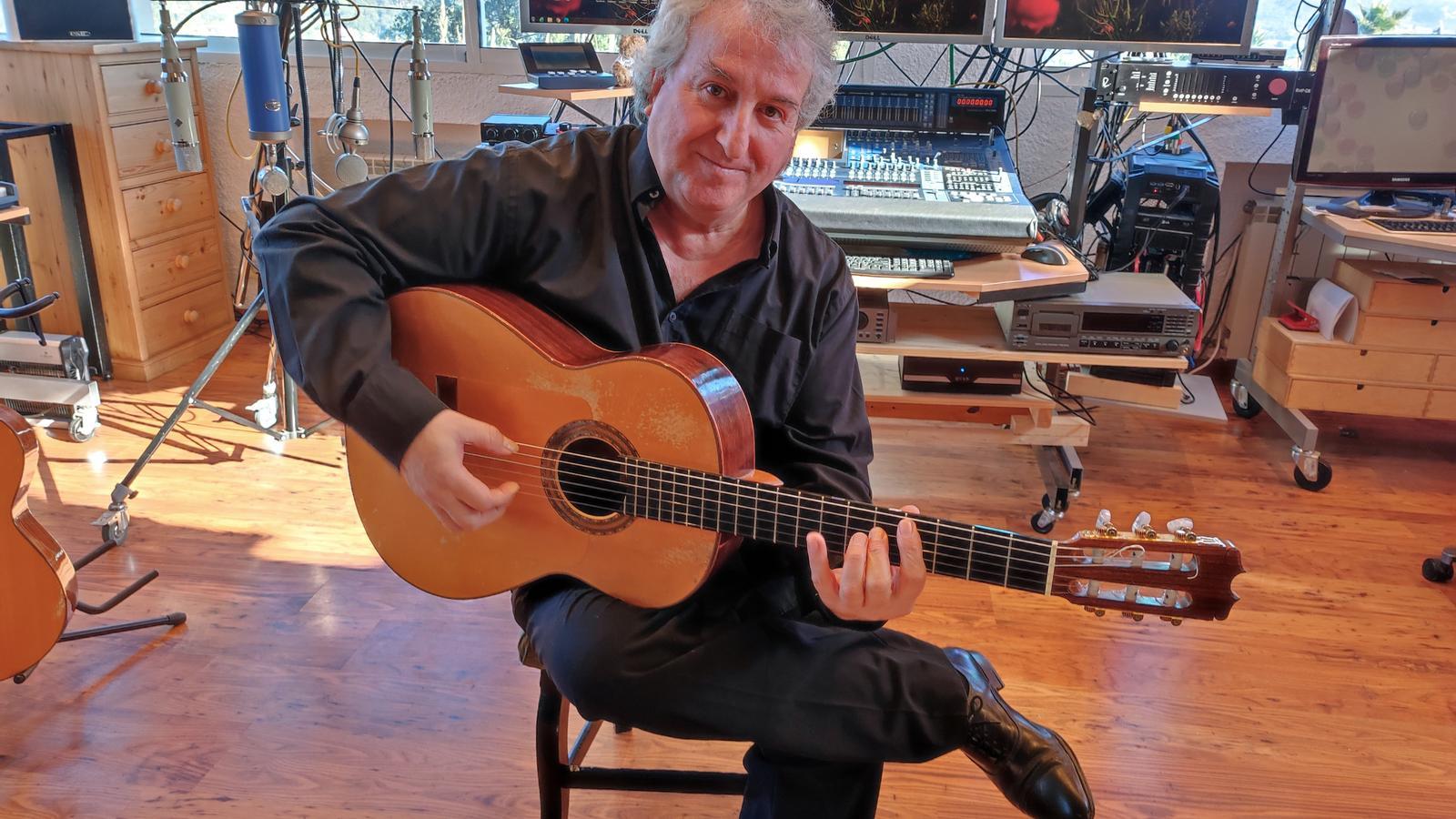 Eduardo Niebla al seu estudi de Calonge.