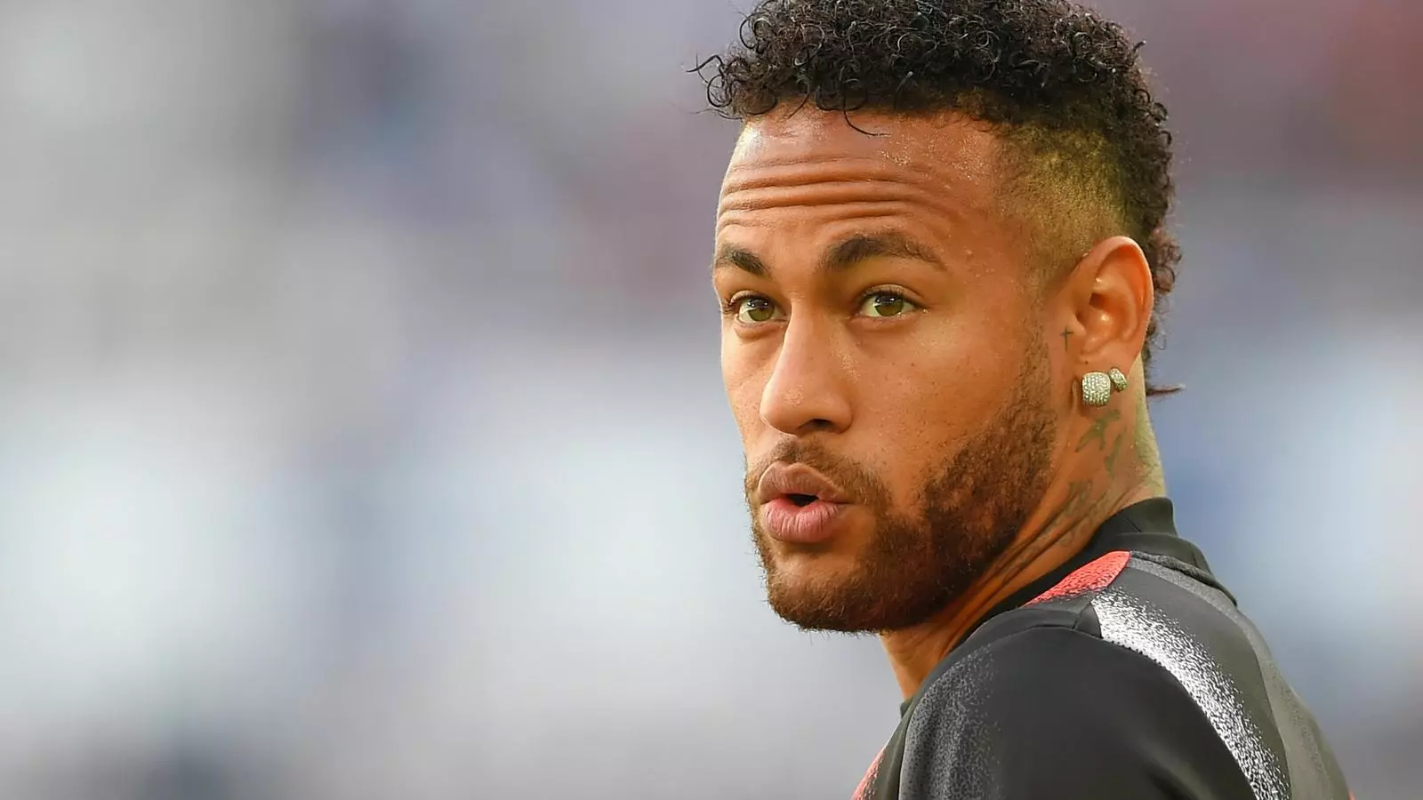 Neymar, abans del partit contra el Burdeus