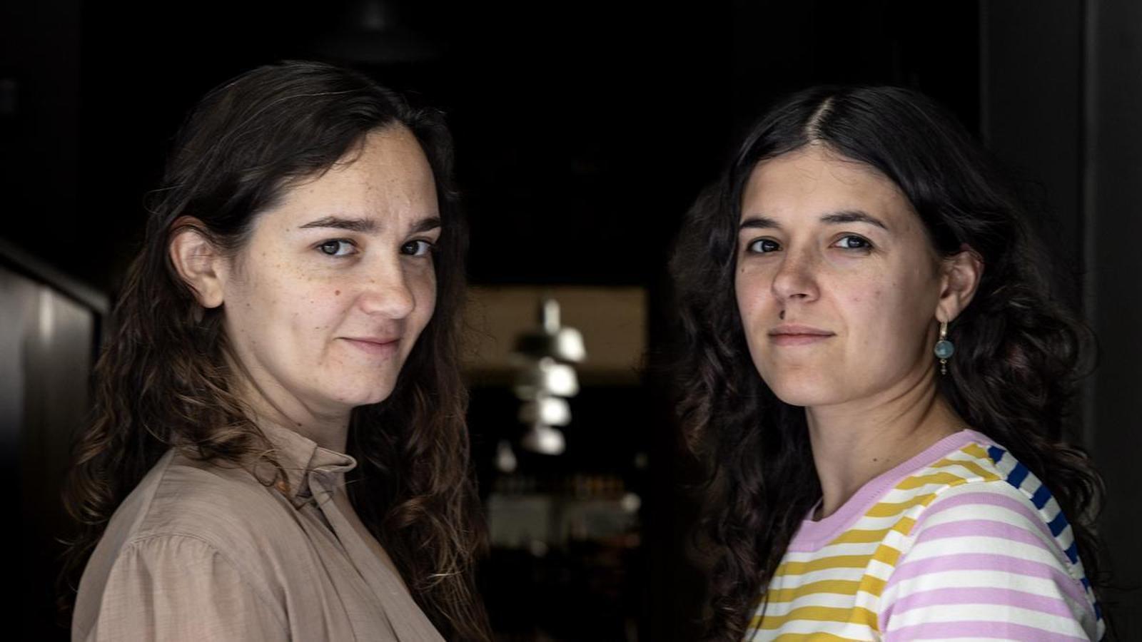 The duo L'Arannà, formed by Anna Sala and Lara Magrinyà, at the Centre Artesà Tradicionàrius.