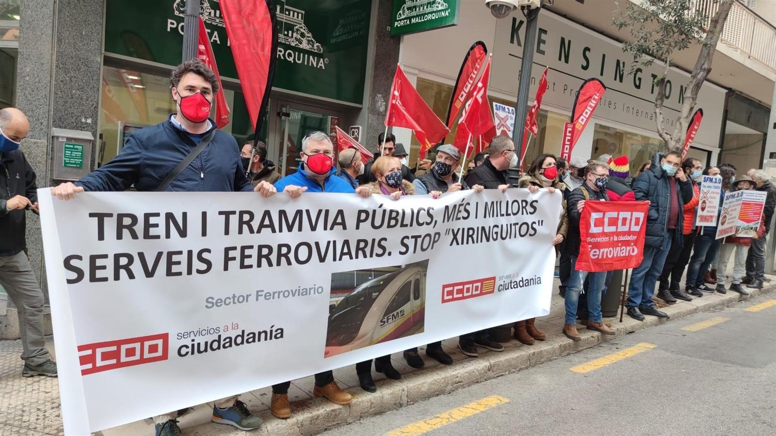 Treballadors del SFM durant la protesta