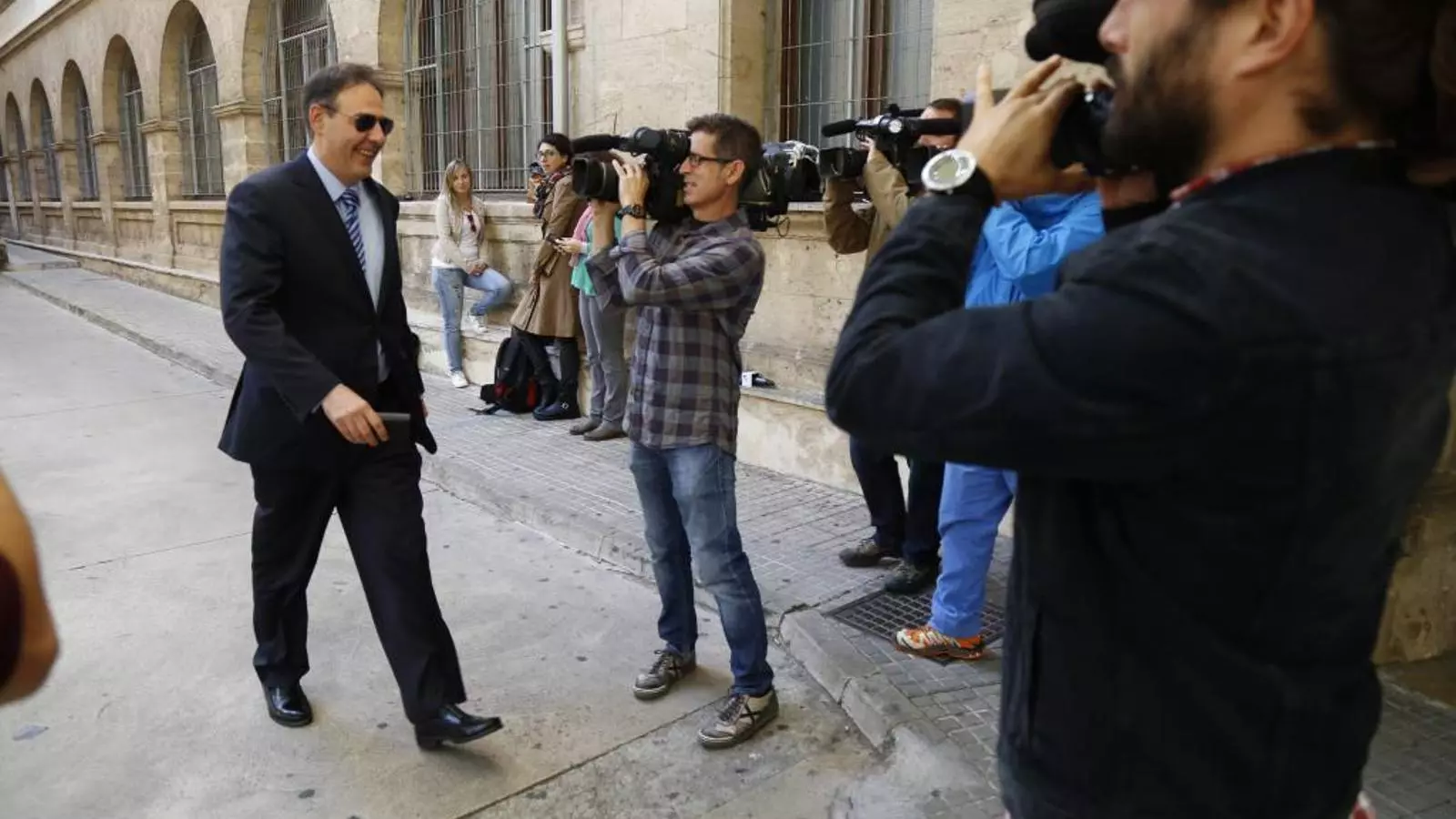 El jutge instructor de la causa entrant als Jutjats d'Avinguda d'Alemanya en una imatge d'arxiu.