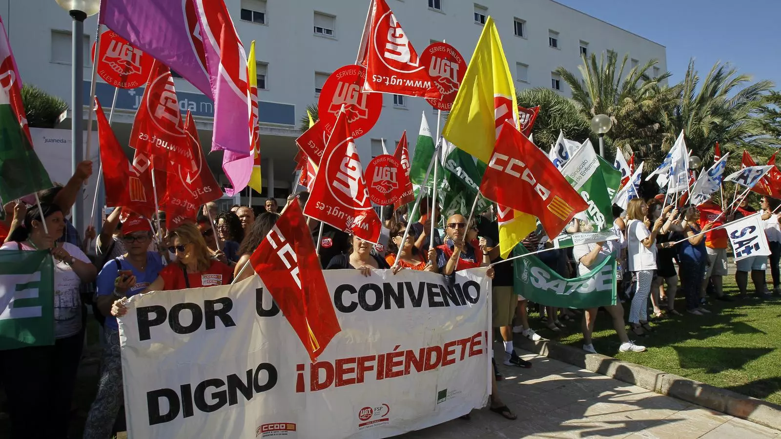 Els professionals de la sanitat privada reclamen un conveni digne / I.BUJ