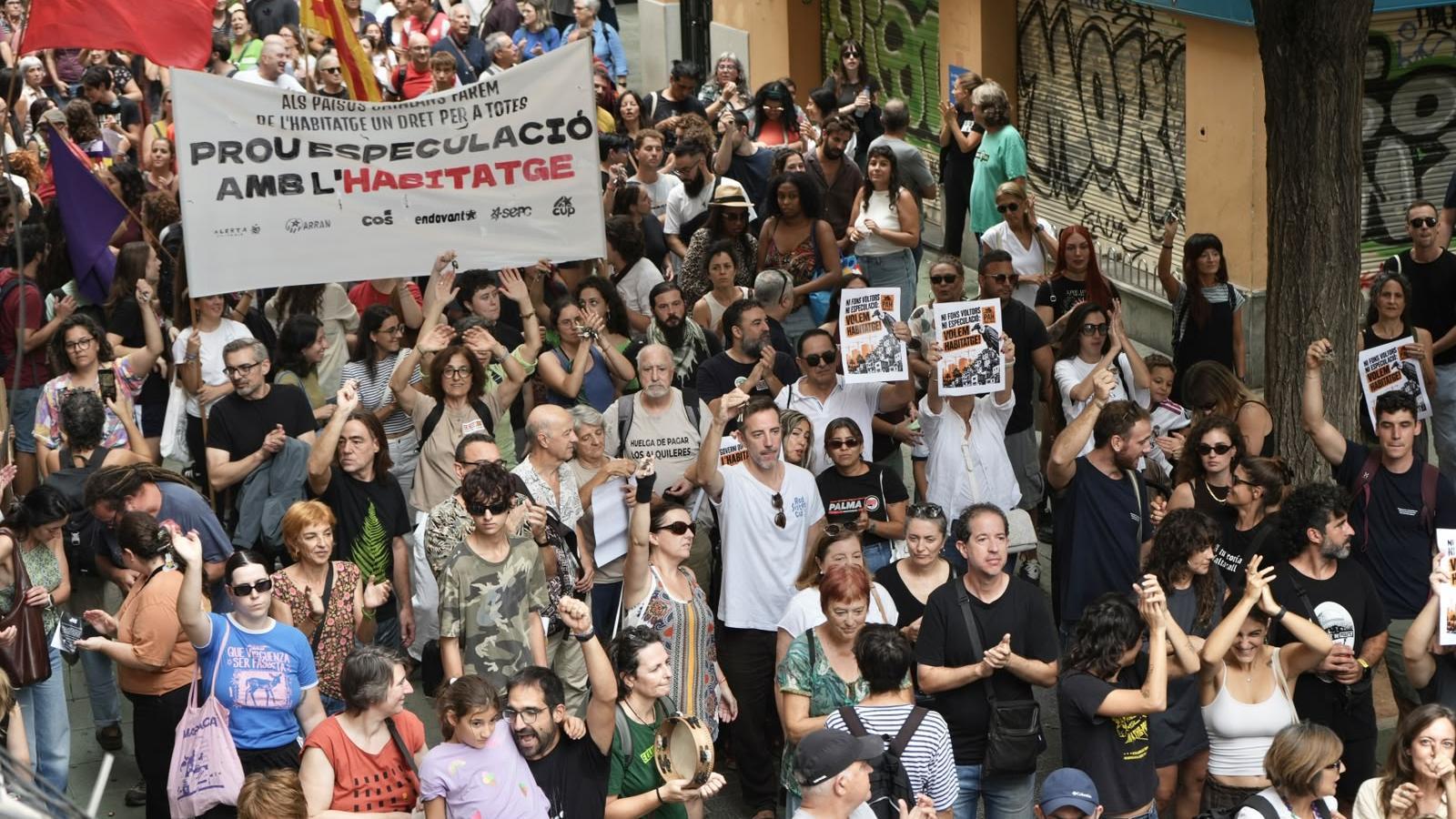 Pancartes i manifestants.