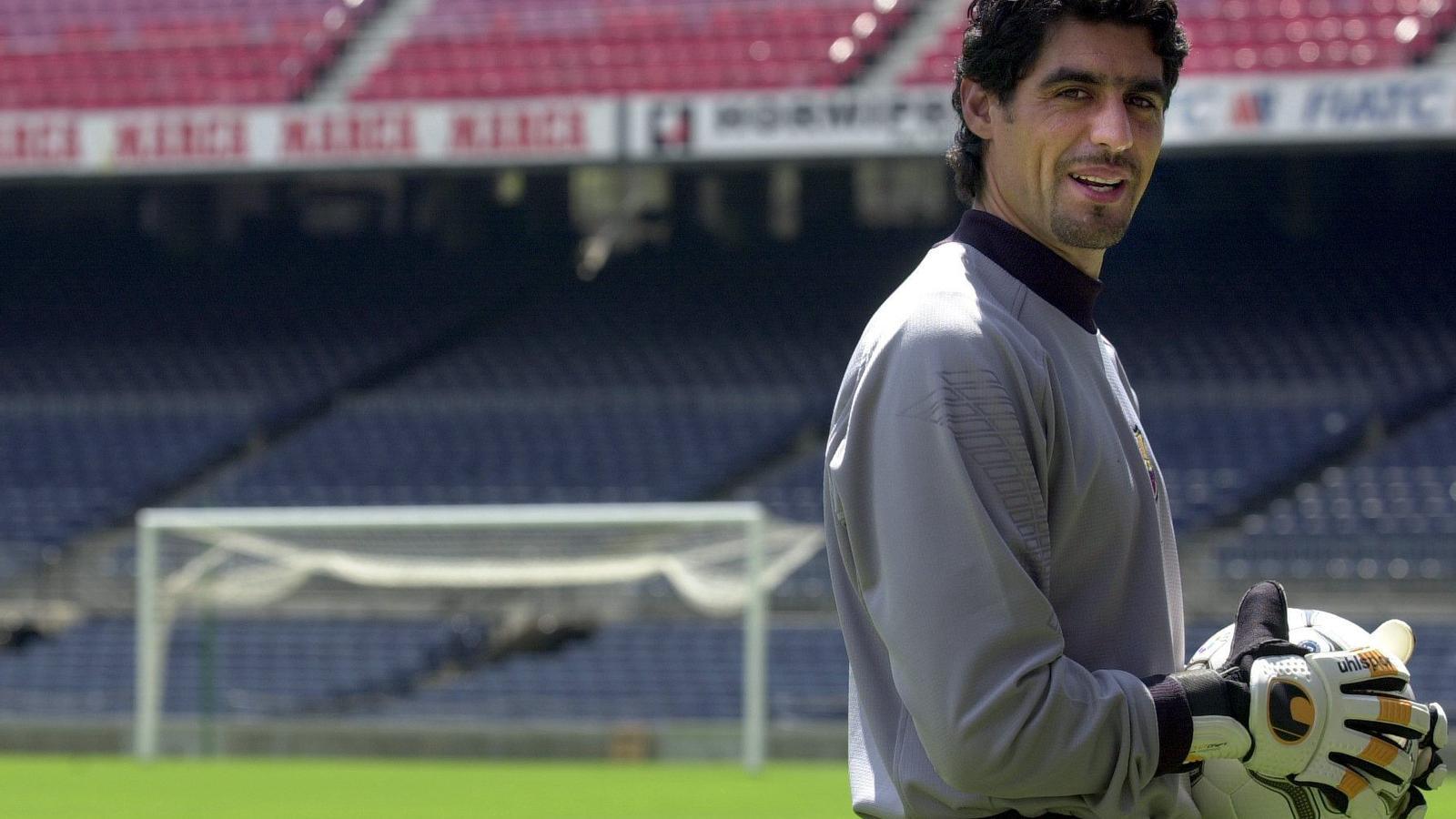 Roberto Bonano on the day of his presentation as Barça's goalkeeper.
