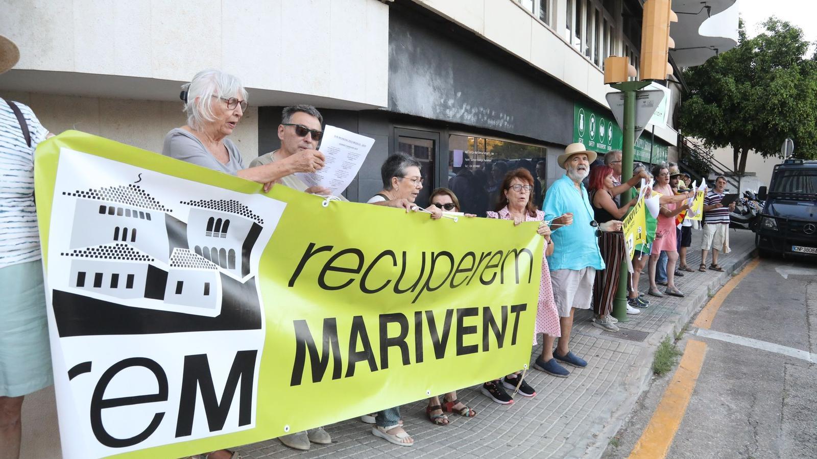 The protesters have gathered outside Marivent,
