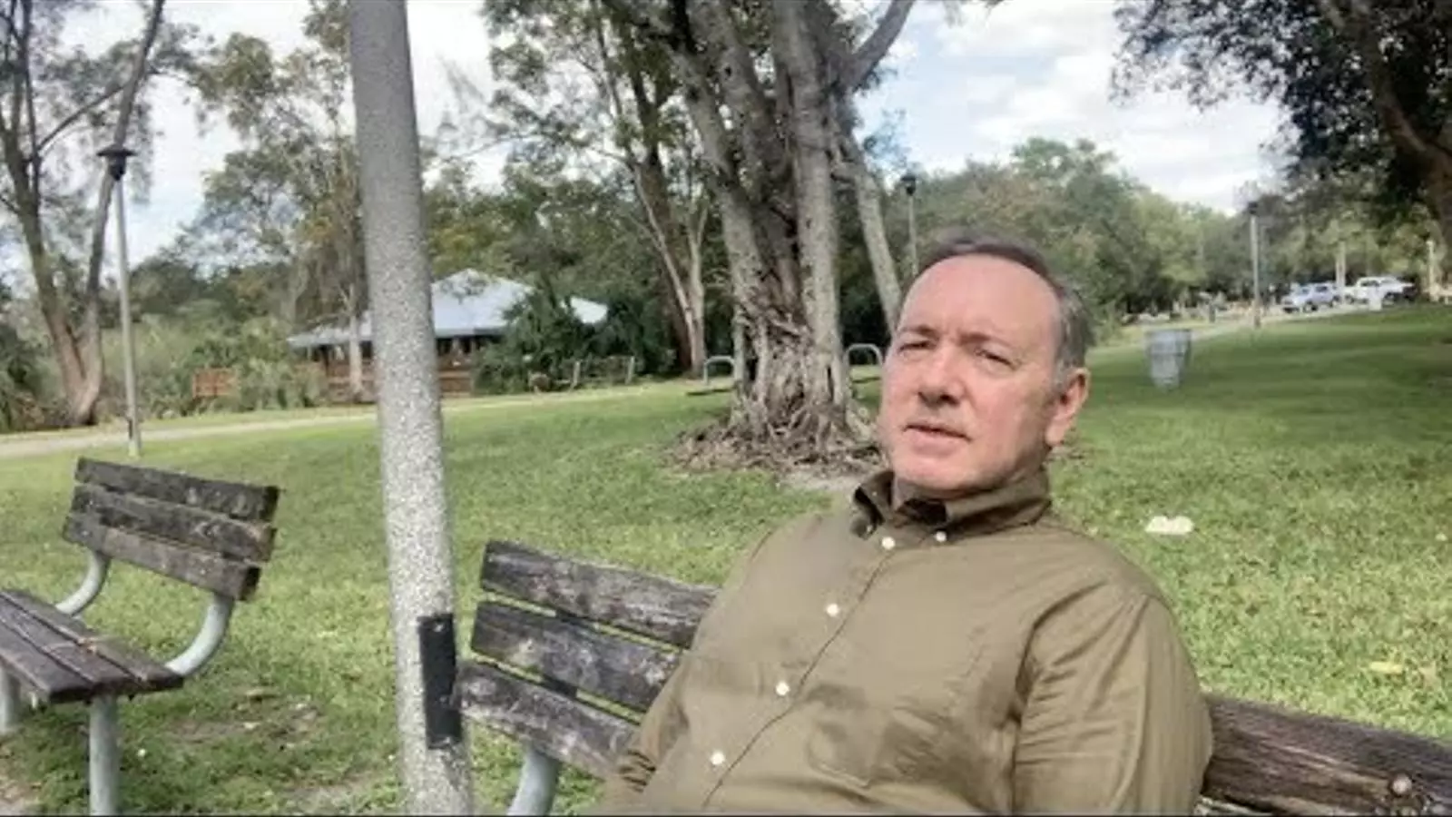 Kevin Spacey es despulla de Frank Underwood per al missatge de Nadal d'enguany