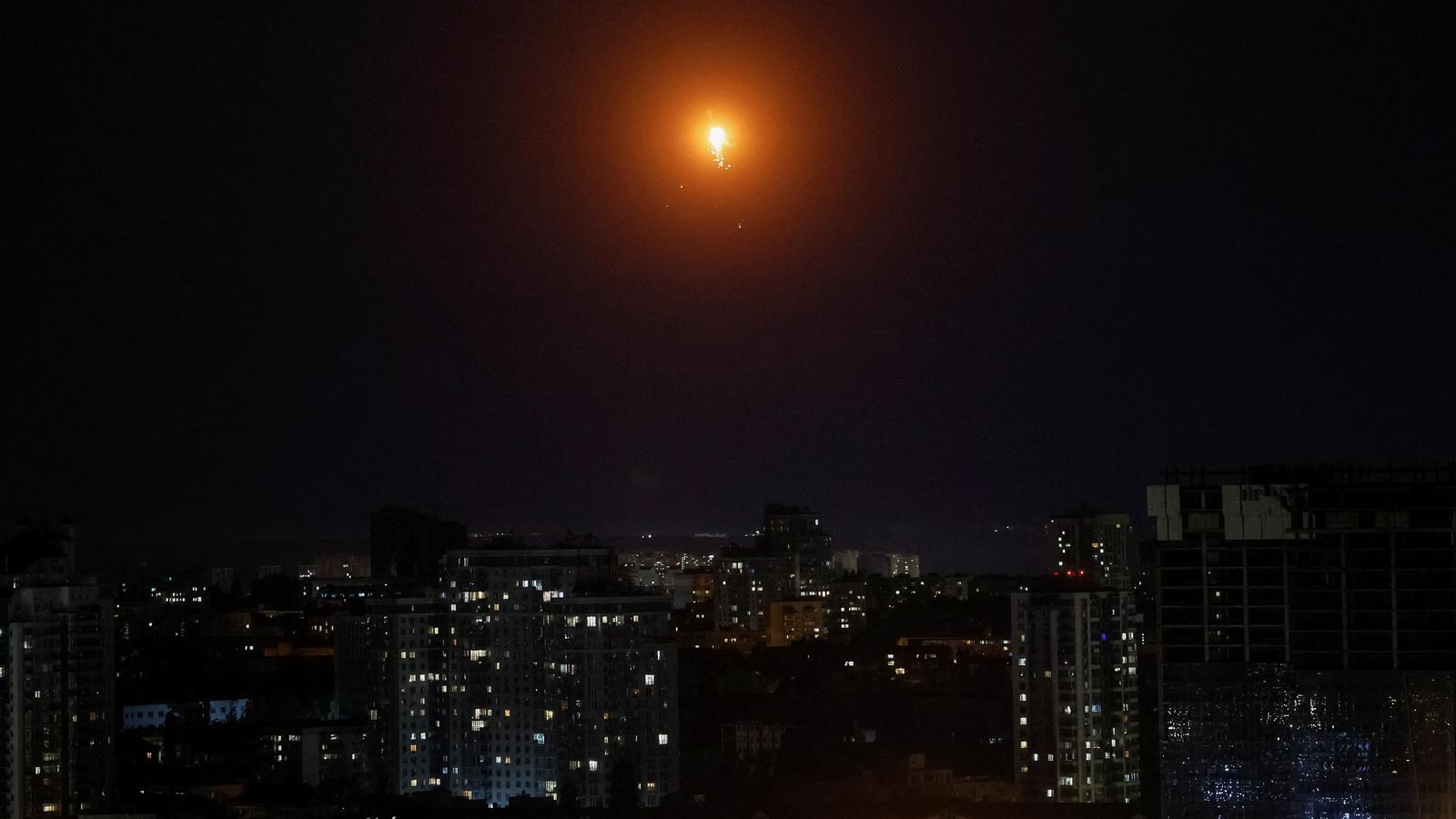 A drone over the sky of Kyiv, the early hours of this Thursday, September 3rd.