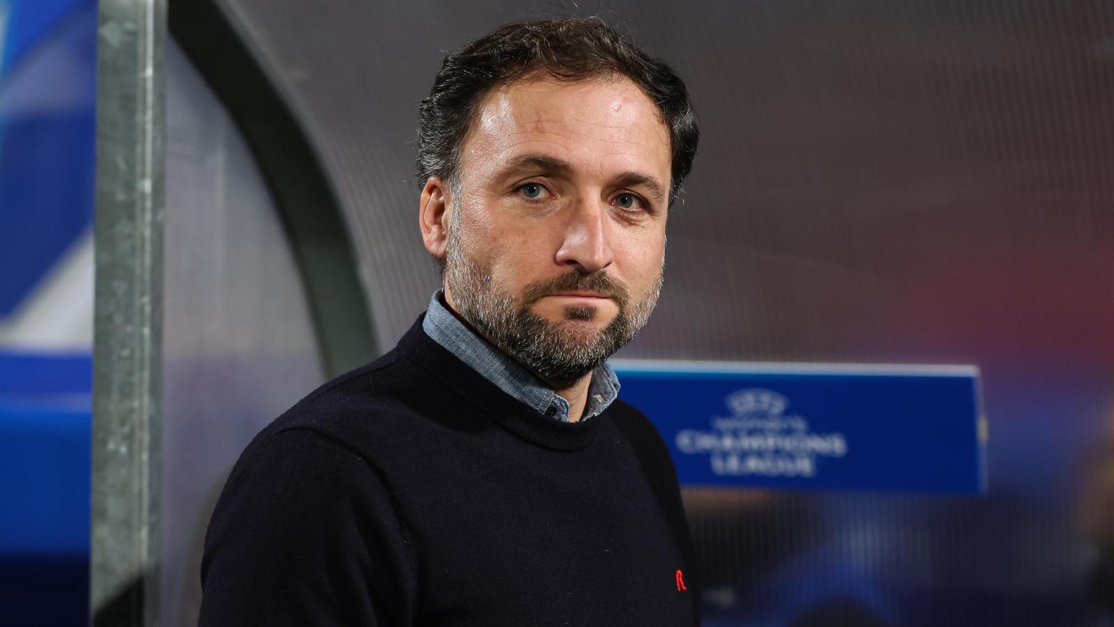 Jose Barcala, entrenador del Bayern de Múnich, durante el partido de la Champions femenina contra el Atlético de Madrid.