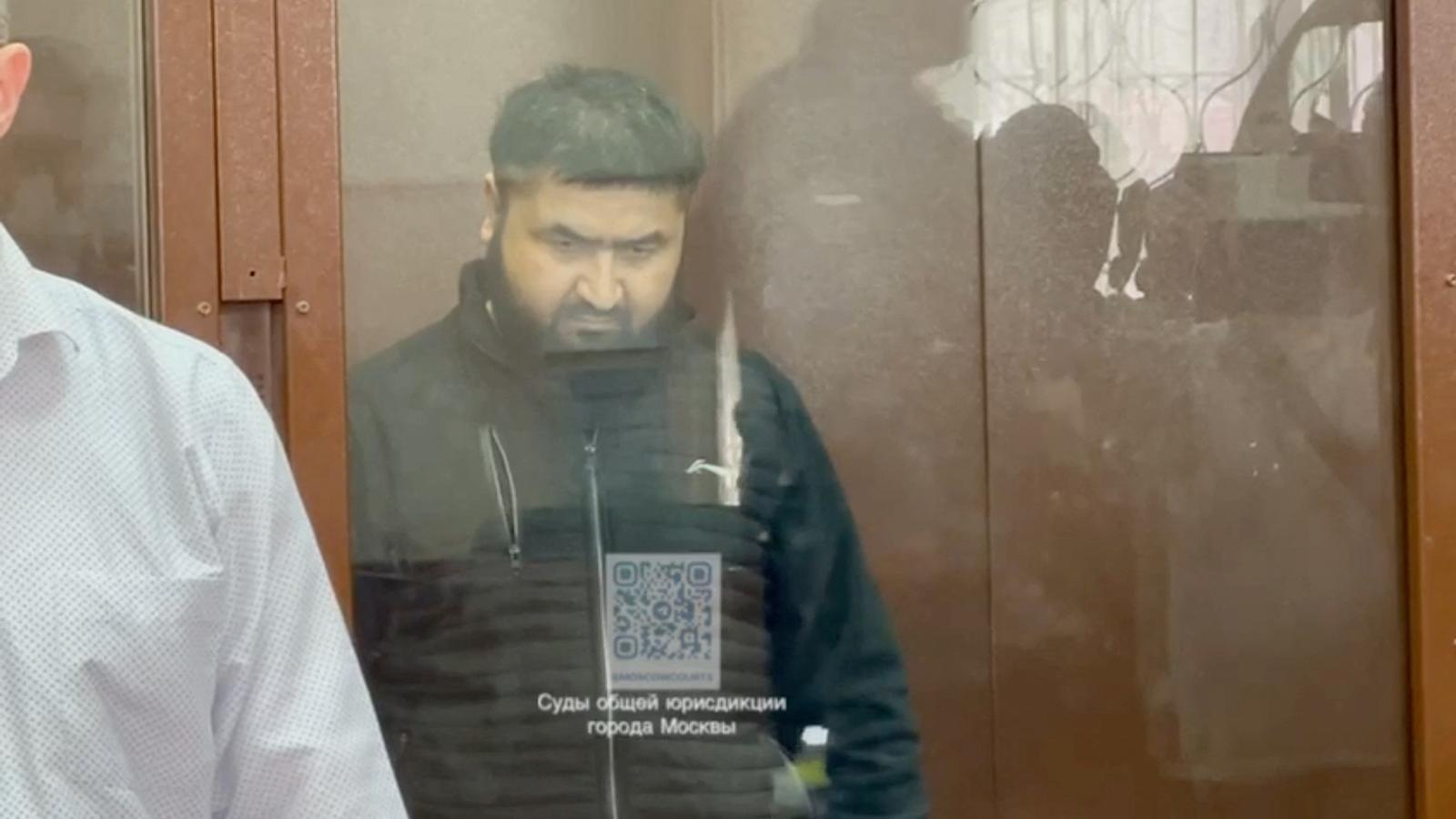 Alisher Kasimov, acusat d'estar implicat en l'atemptat a Moscou, en una vista judicial.