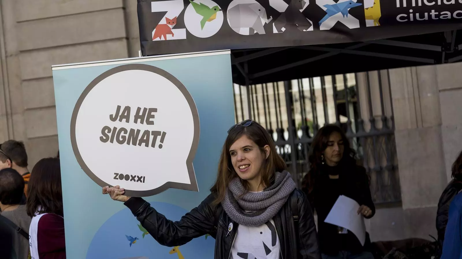 L'estand de Zoo XXI aquest matí a Plaça Sant Jaume
