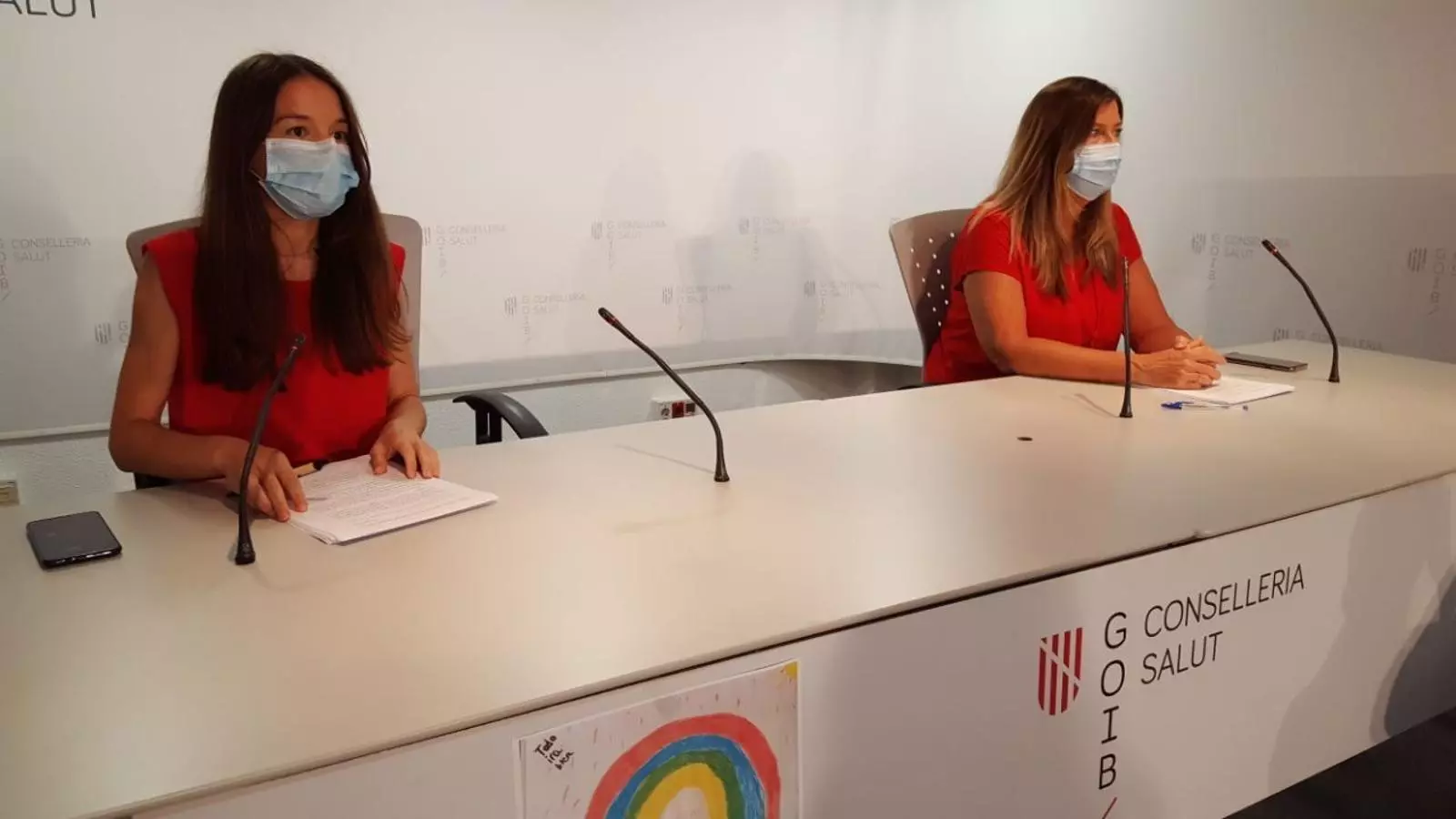 La consellera Patrícia Gómez i l'assessora pel desconfinament del Govern, Margalida Frontera