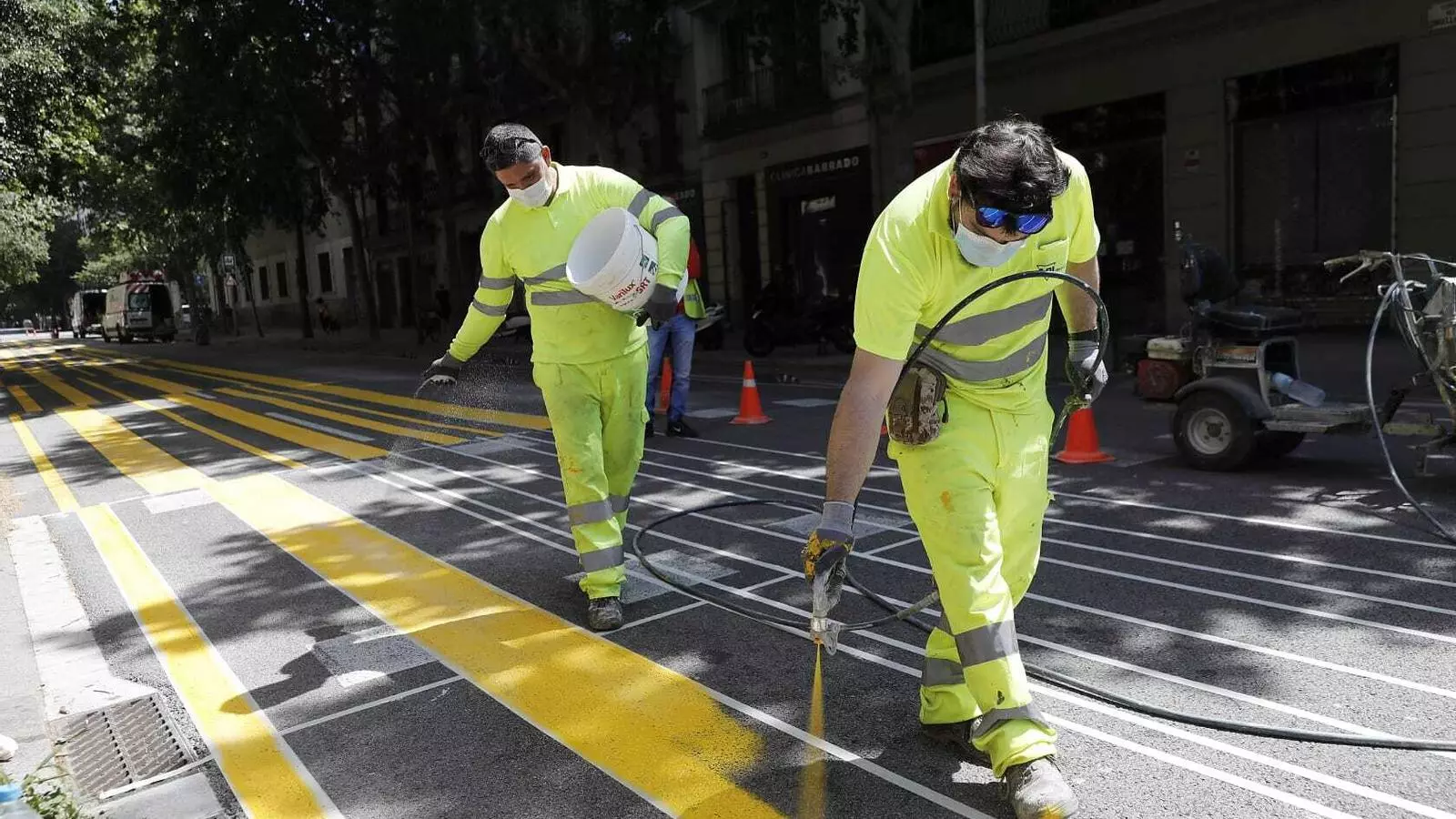 Operaris treballant a Consell de Cent