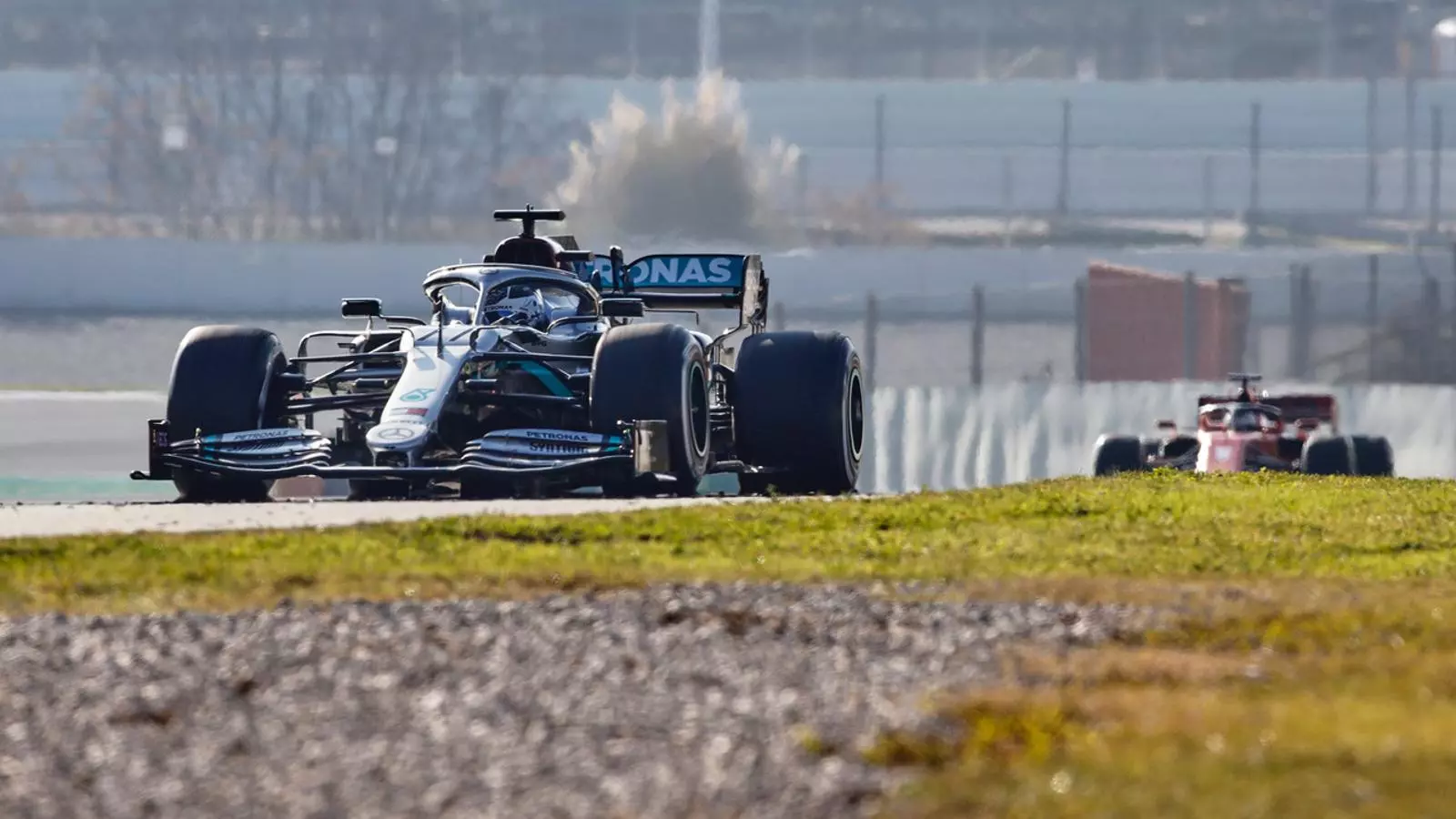 La F1 engega motors carregada d’incògnites