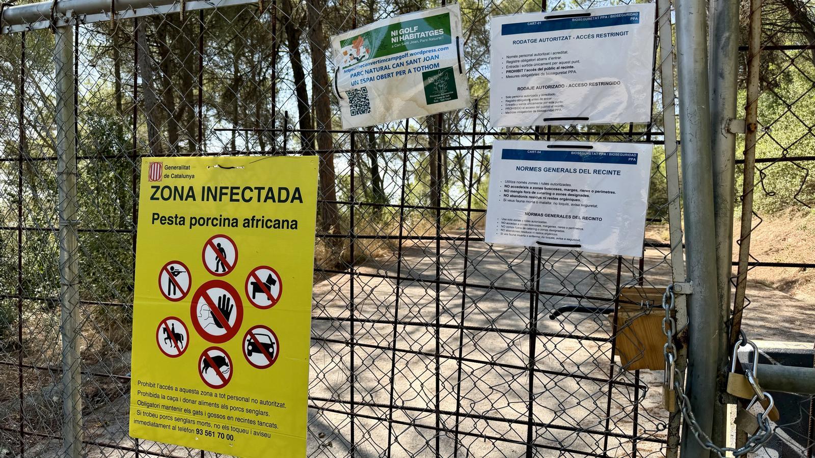 Cartel informativo sobre las restricciones por la PPA en San Cugat del Vallés.