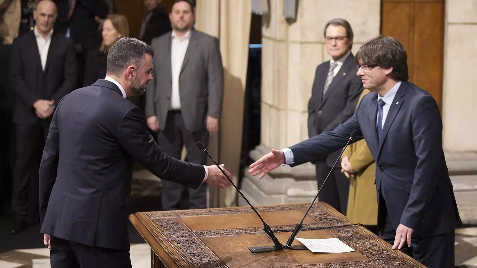 Vila, amb el president Puigdemont, després d'assumir el càrrec de conseller