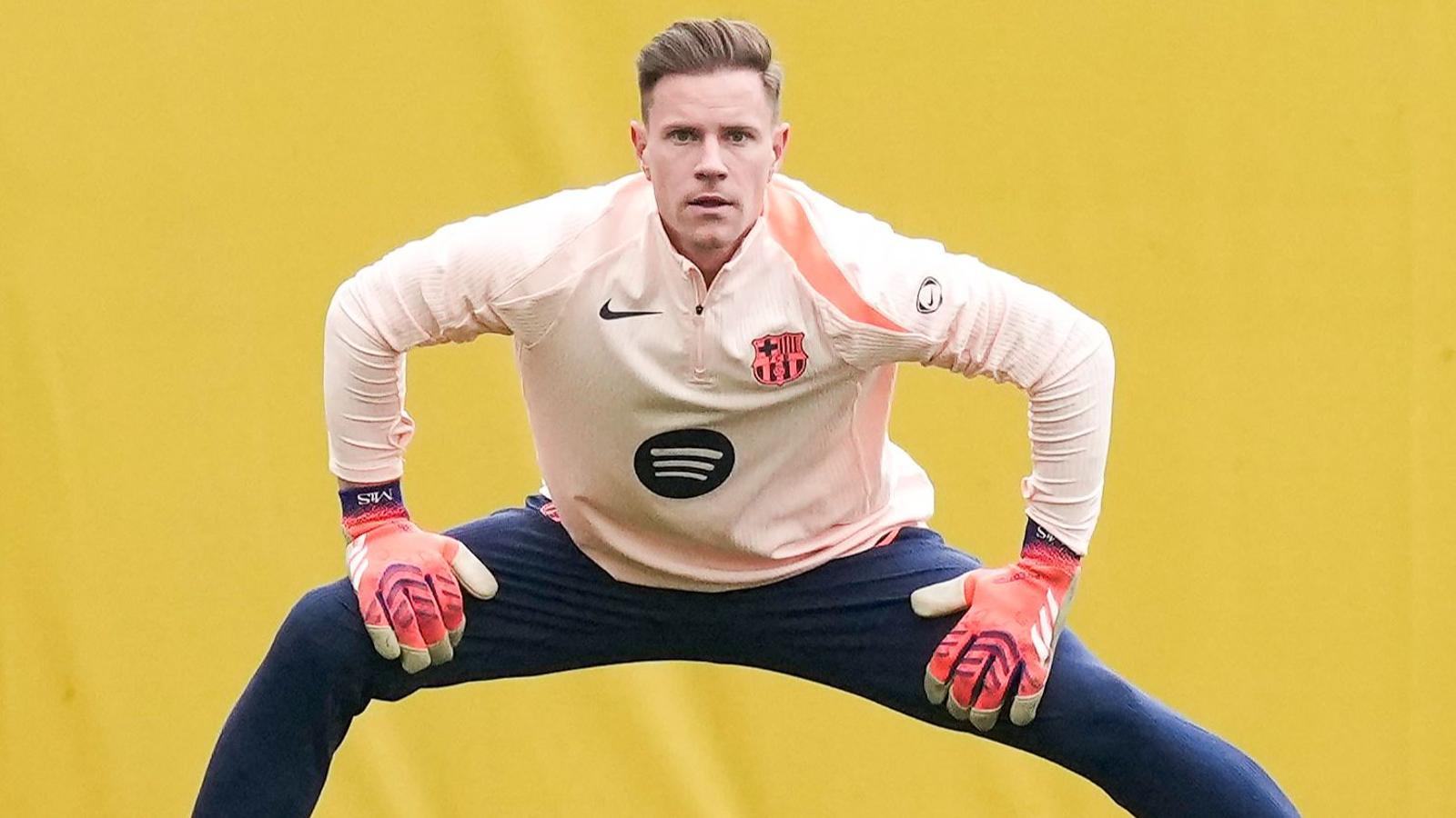 Ter Stegen during the pre-match training session for Guadalajara-Barça.