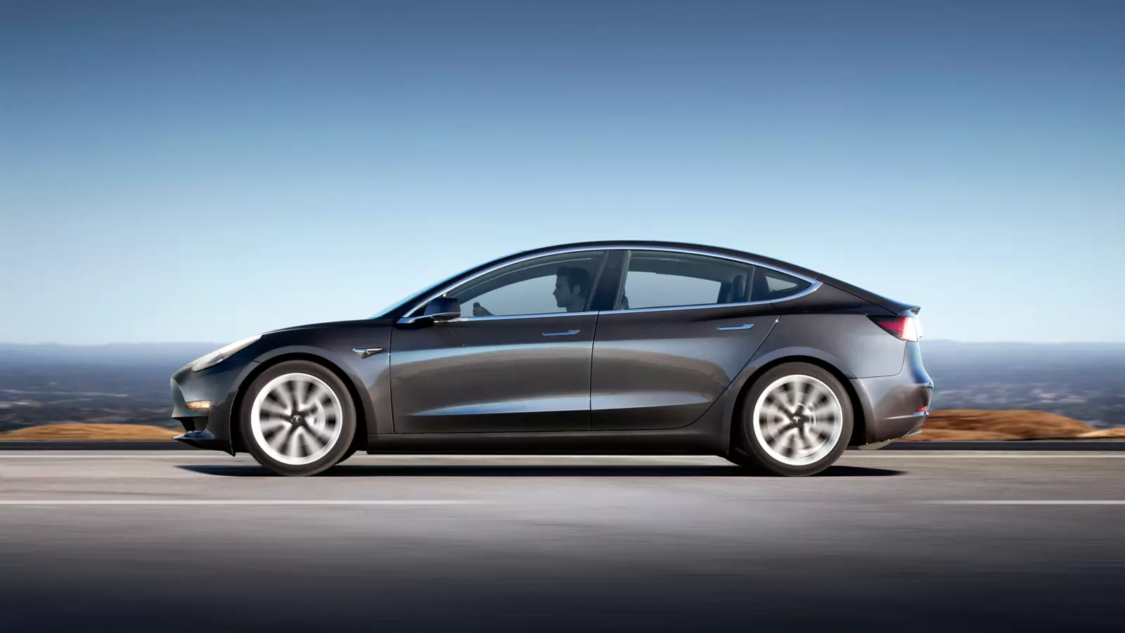 Tesla estrenarà una funcionalitat que permetrà que els seus cotxes marxin sols a buscar aparcament