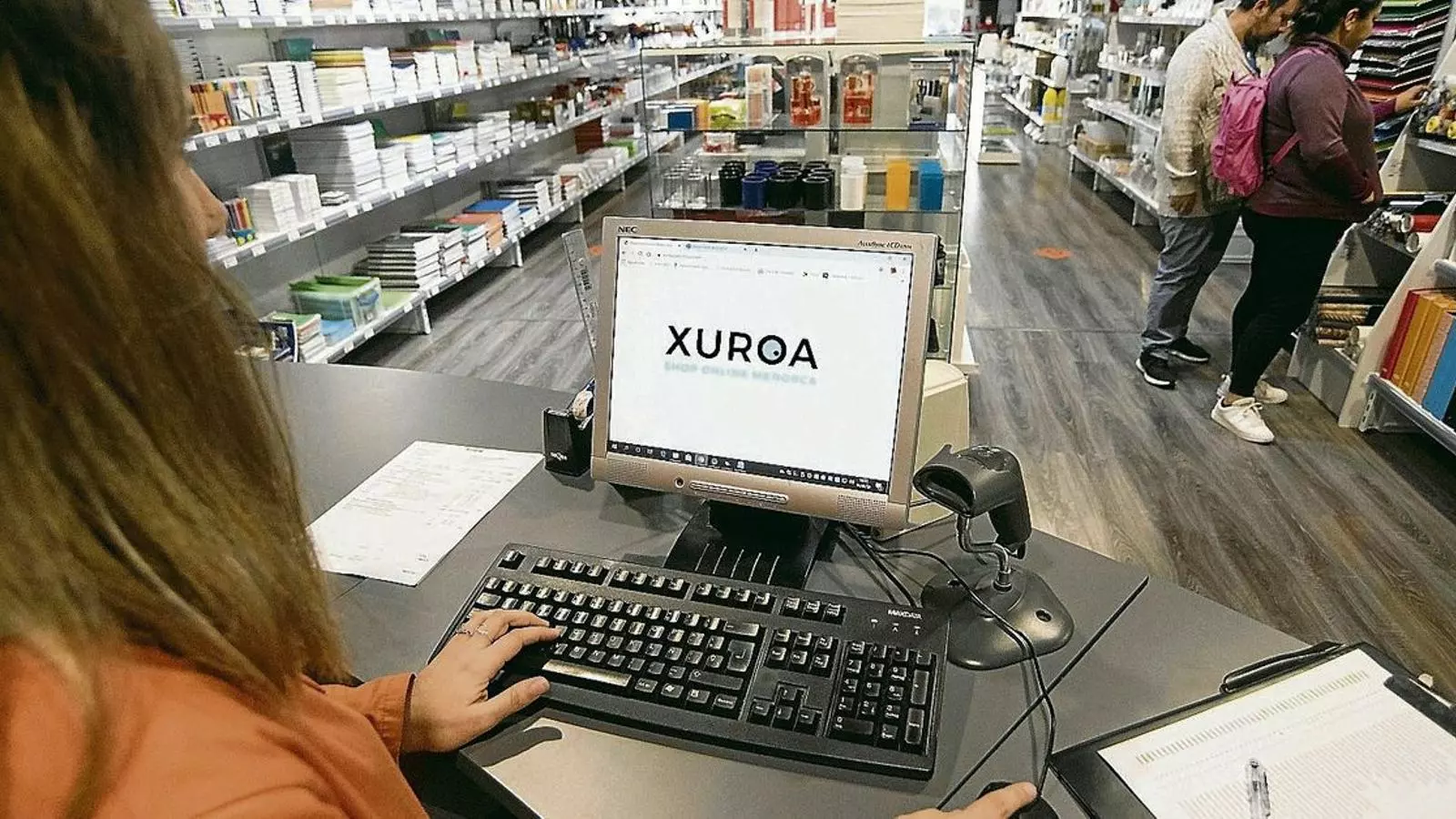 Imatge d'arxiu d'un comerç de Maó.