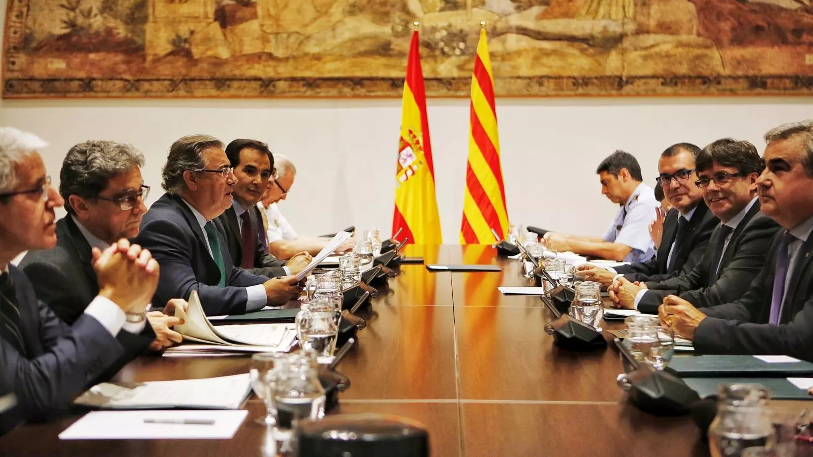 Millo, Zoido, Jané i Puigdemont, entre altres, a la reunió d'avui