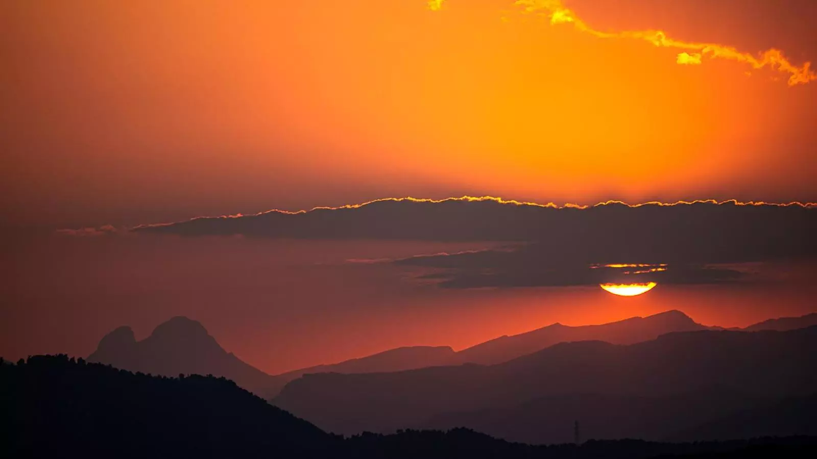 Posta de sol des de l'Esquirol, a Osona.