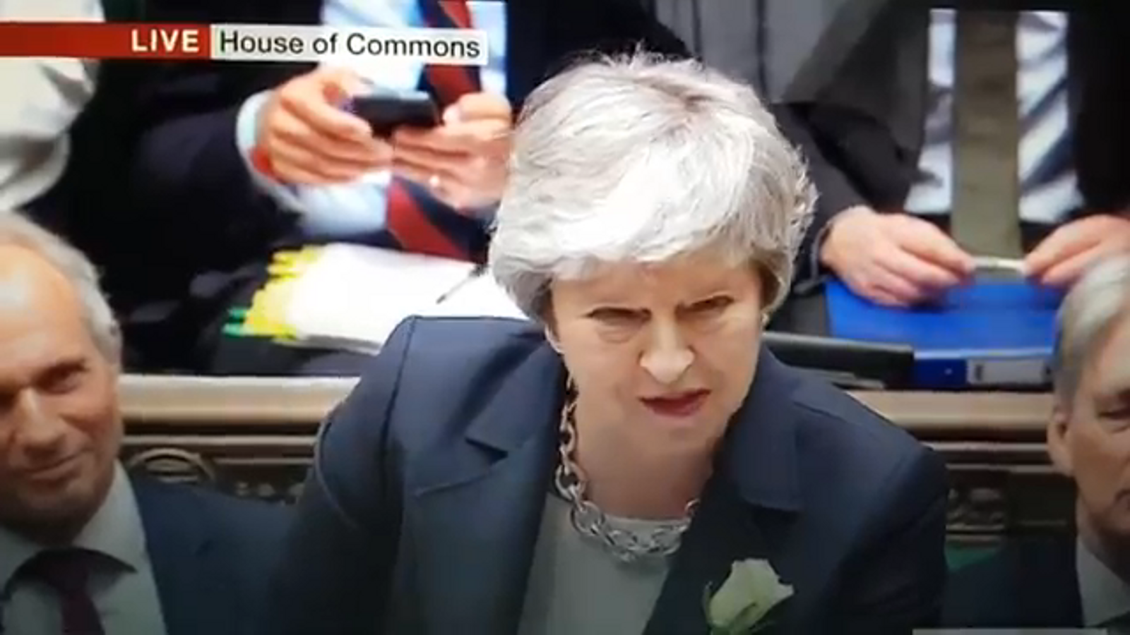 May utilitza el partit del Barça per parlar del seu acord pel Brexit