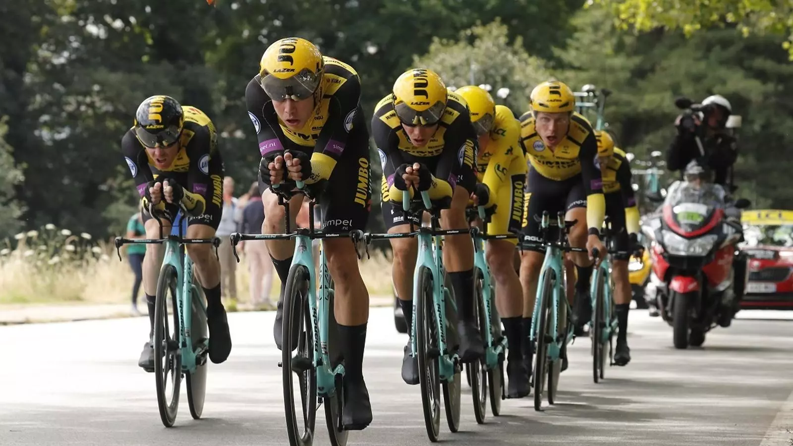 L'equip Jumbo, durant la contrarrellotge per equips del Tour